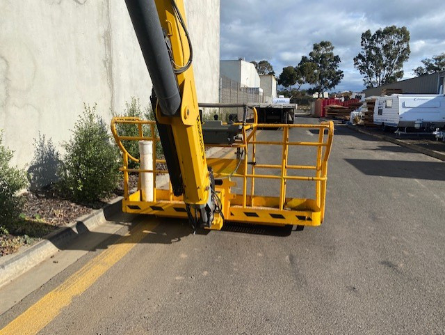 2010 HAULOTTE H28TJ BOOM LIFT