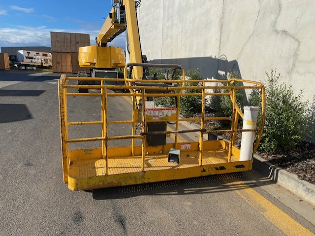 2010 HAULOTTE H28TJ BOOM LIFT