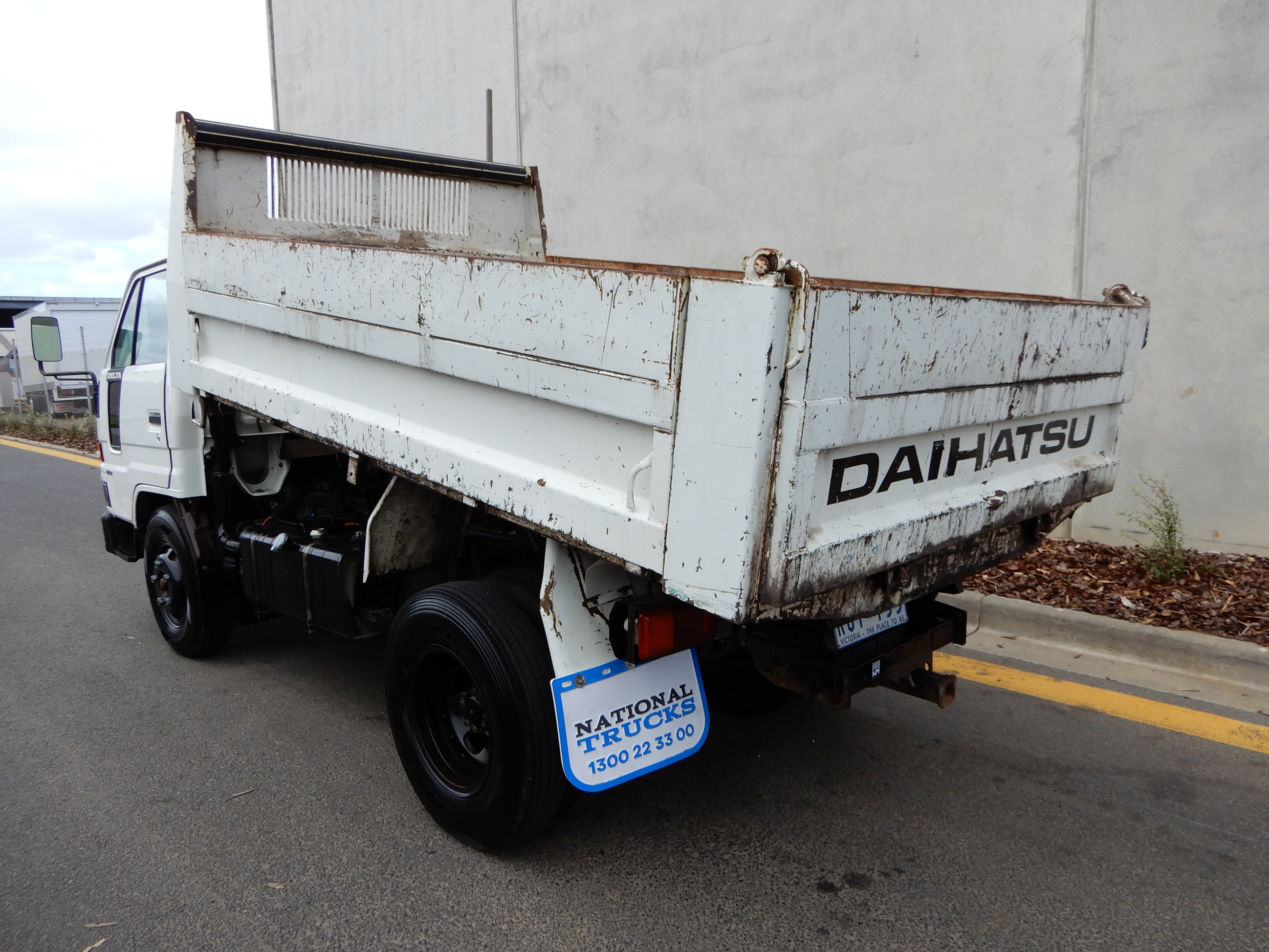 2002 DAIHATSU DELTA MANUAL TIPPER