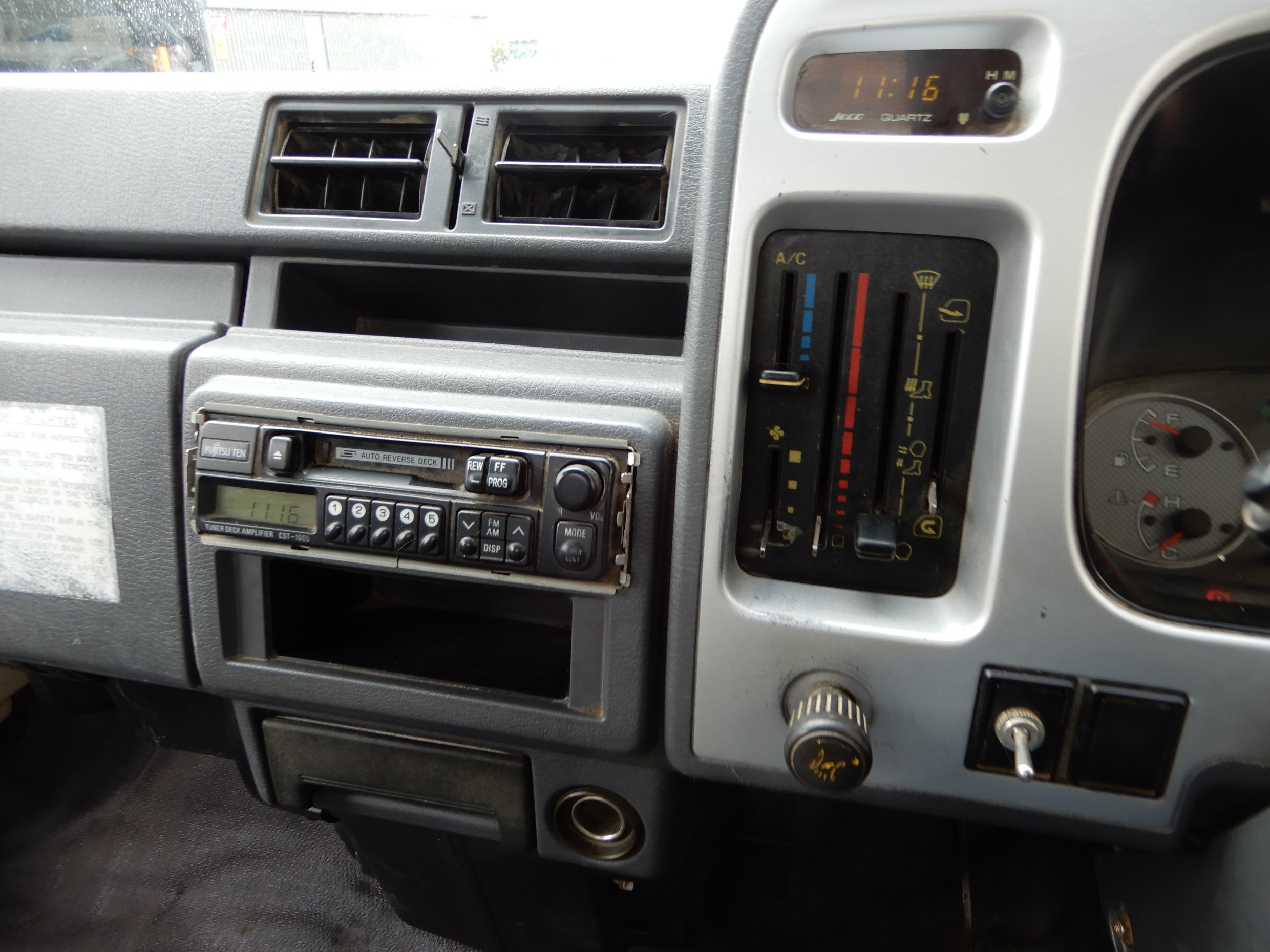 2002 DAIHATSU DELTA MANUAL TIPPER
