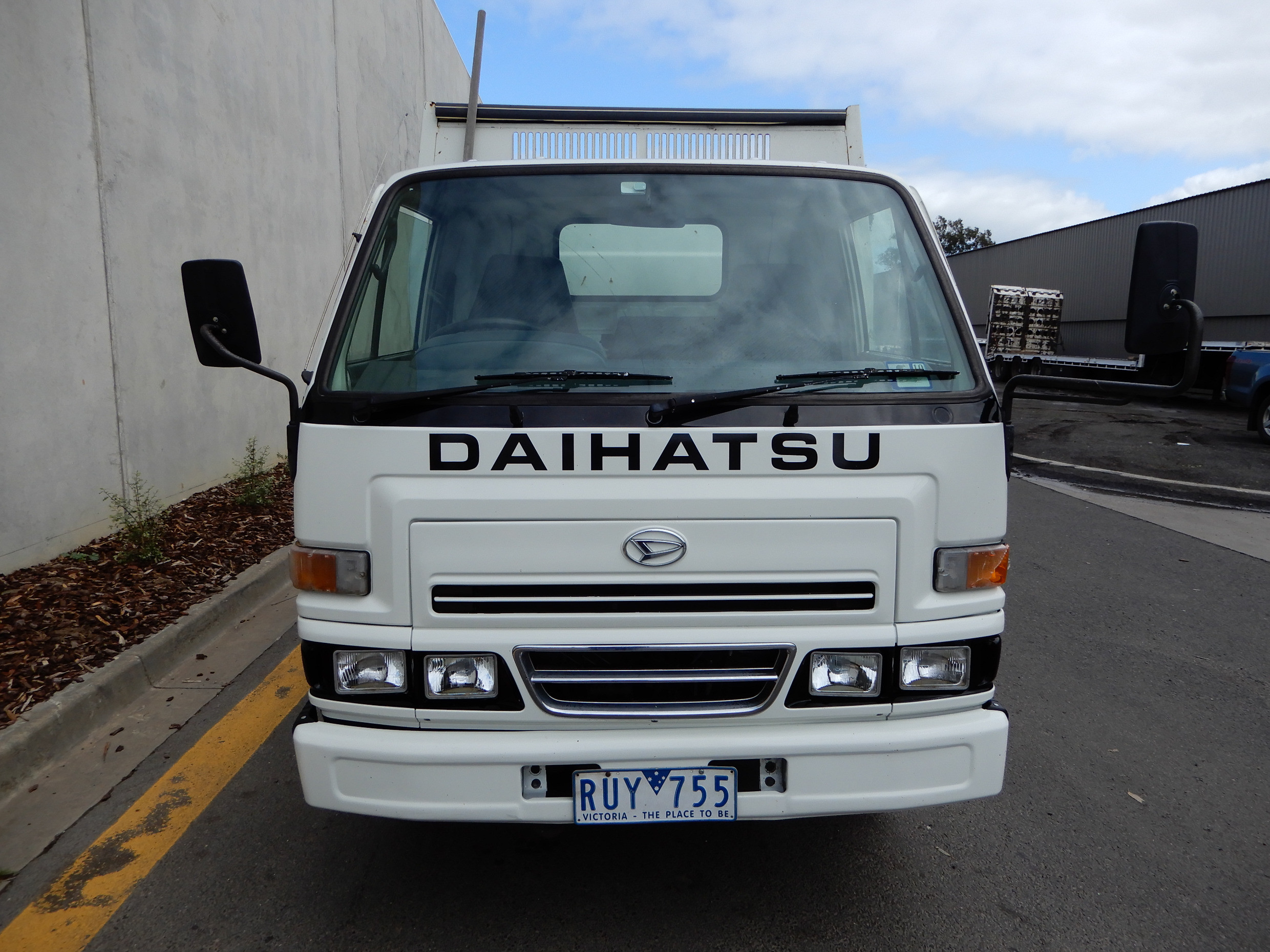 2002 DAIHATSU DELTA MANUAL TIPPER