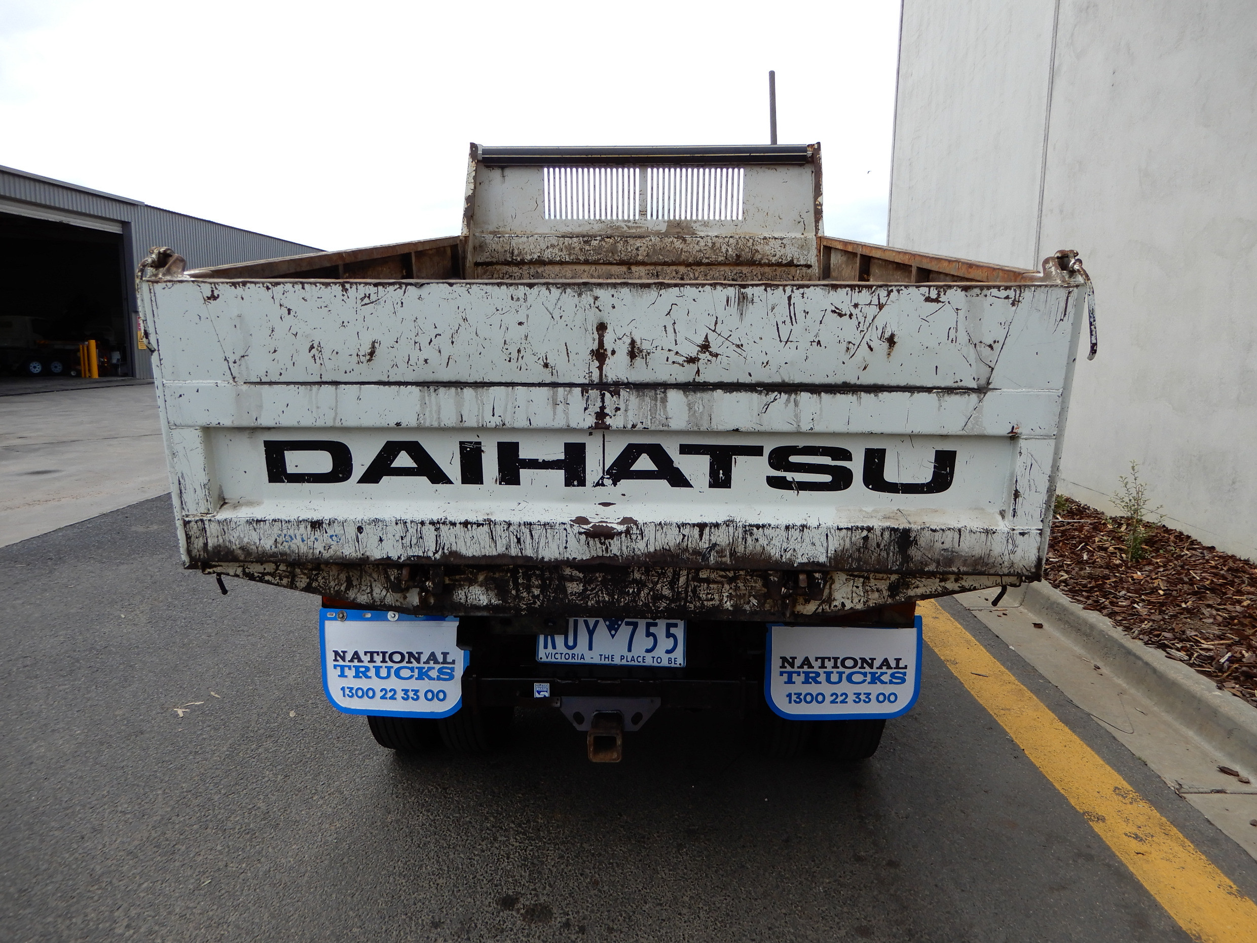 2002 DAIHATSU DELTA MANUAL TIPPER