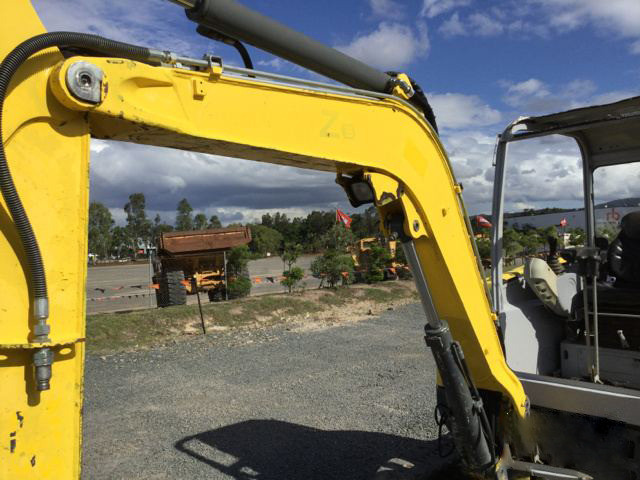 2010 WACKER NEUSON 38Z3 EXCAVATOR