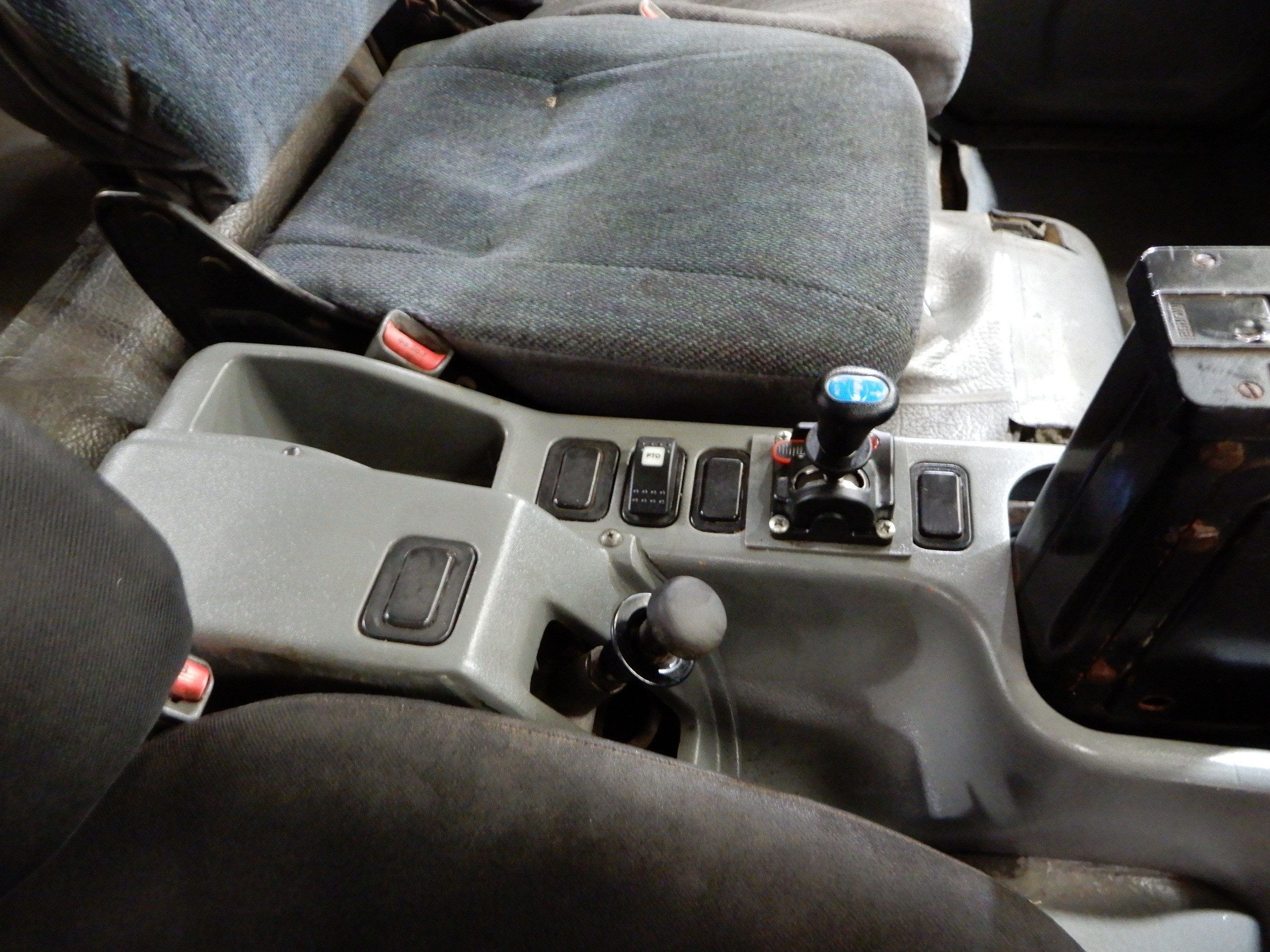 1996 MITSUBISHI FM617 TRUCK TIPPING TRAY
