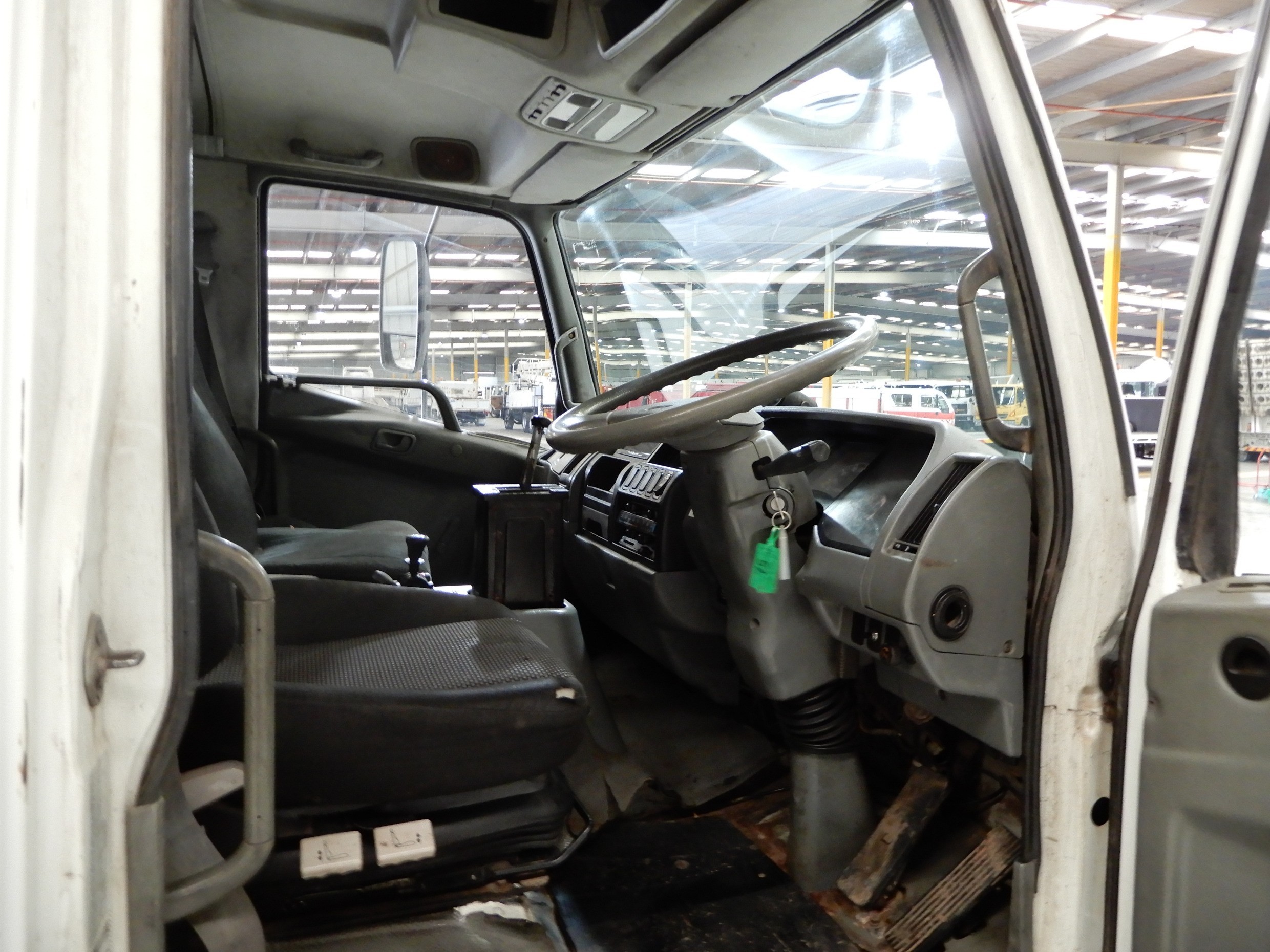 1996 MITSUBISHI FM617 TRUCK TIPPING TRAY