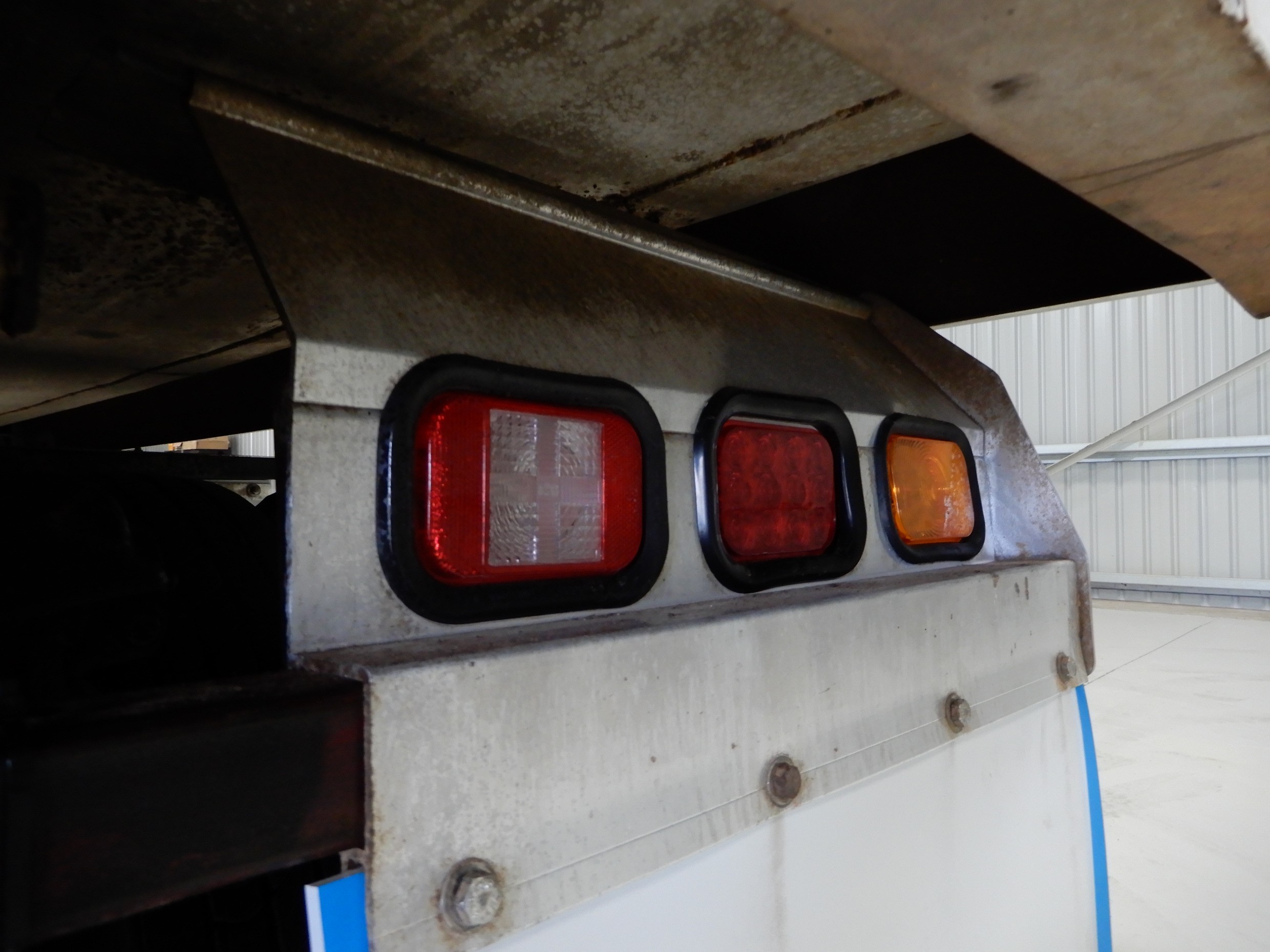 1996 MITSUBISHI FM617 TRUCK TIPPING TRAY