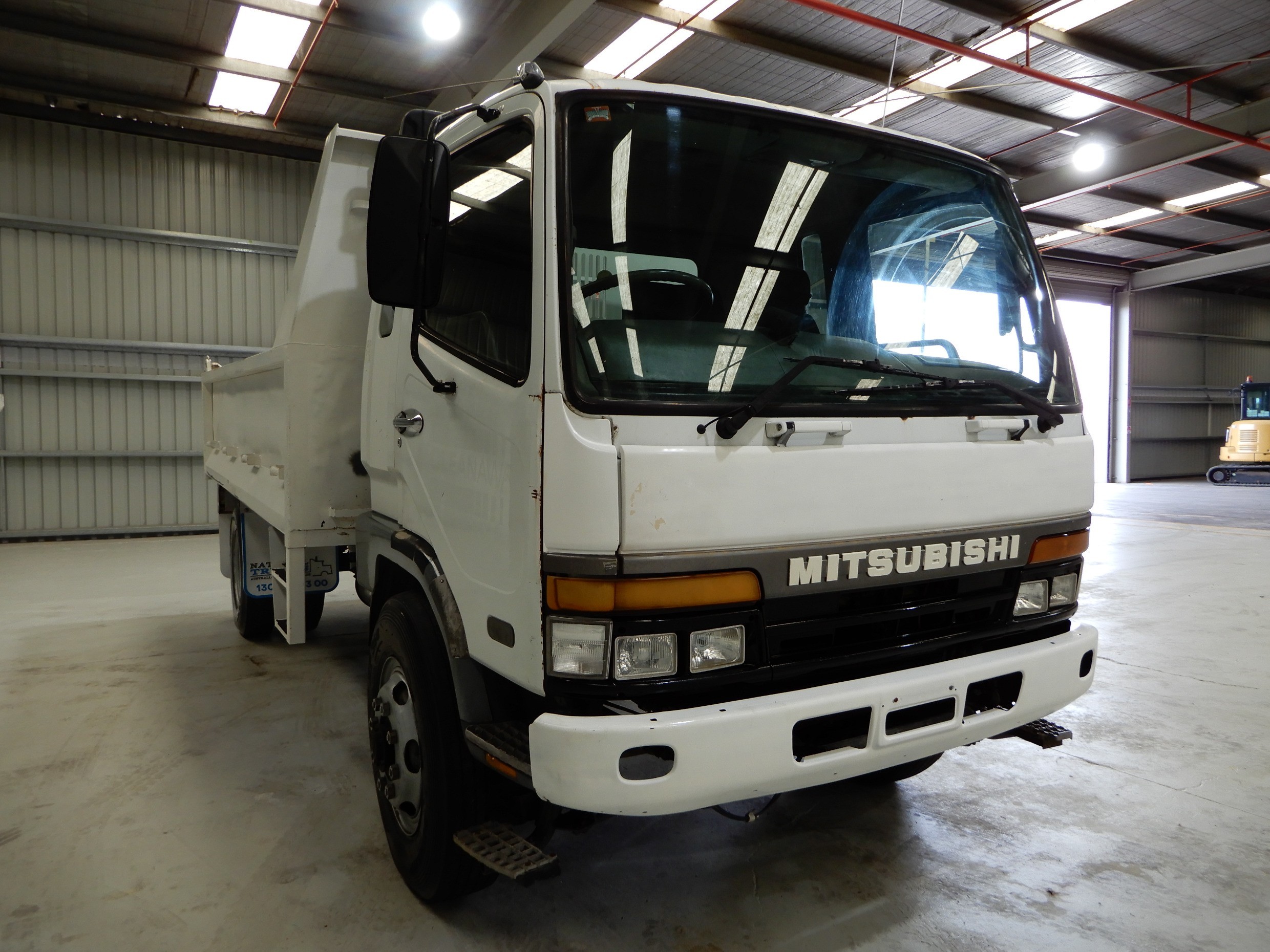 1996 MITSUBISHI FM617 TRUCK TIPPING TRAY