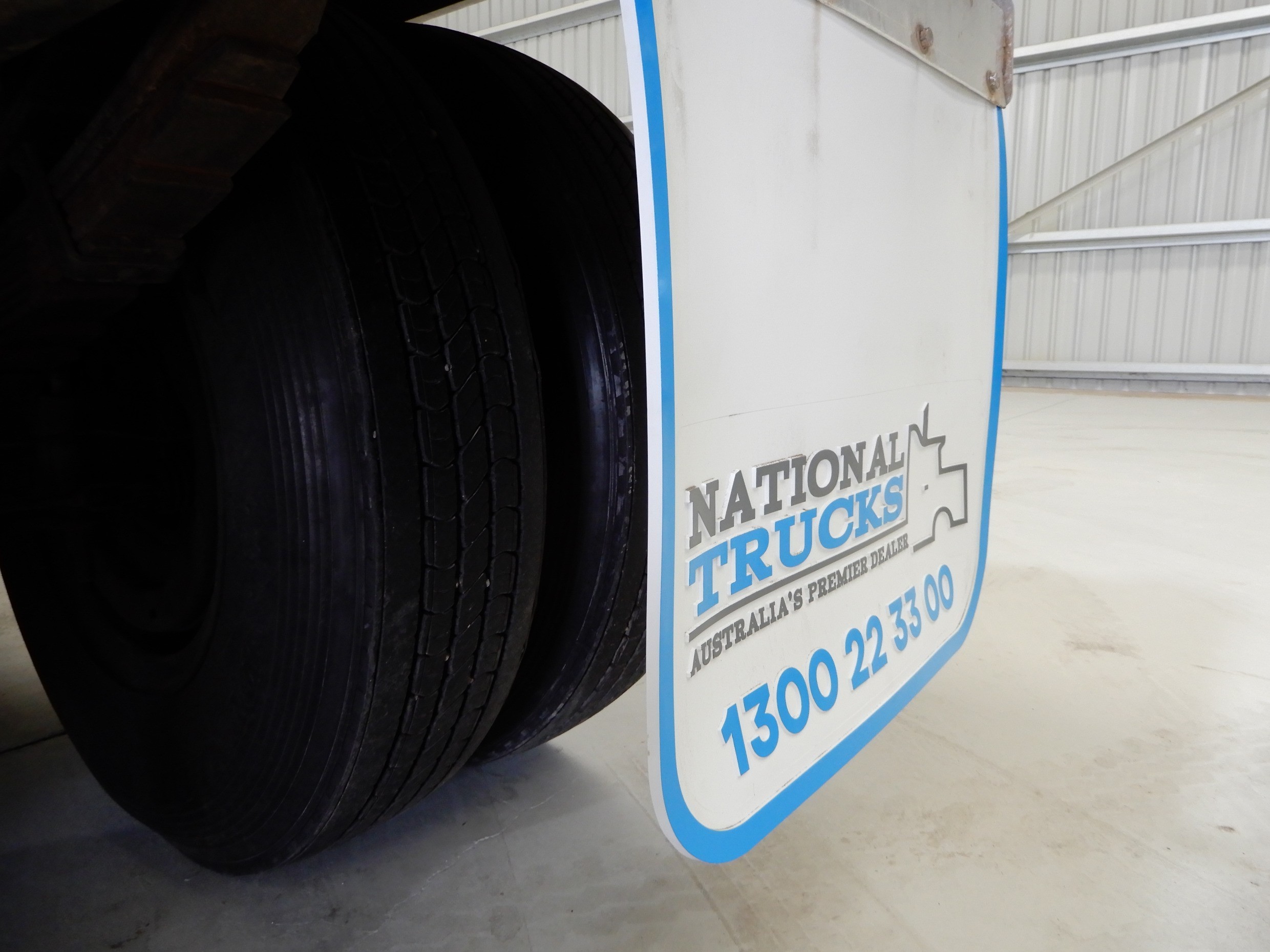 1996 MITSUBISHI FM617 TRUCK TIPPING TRAY