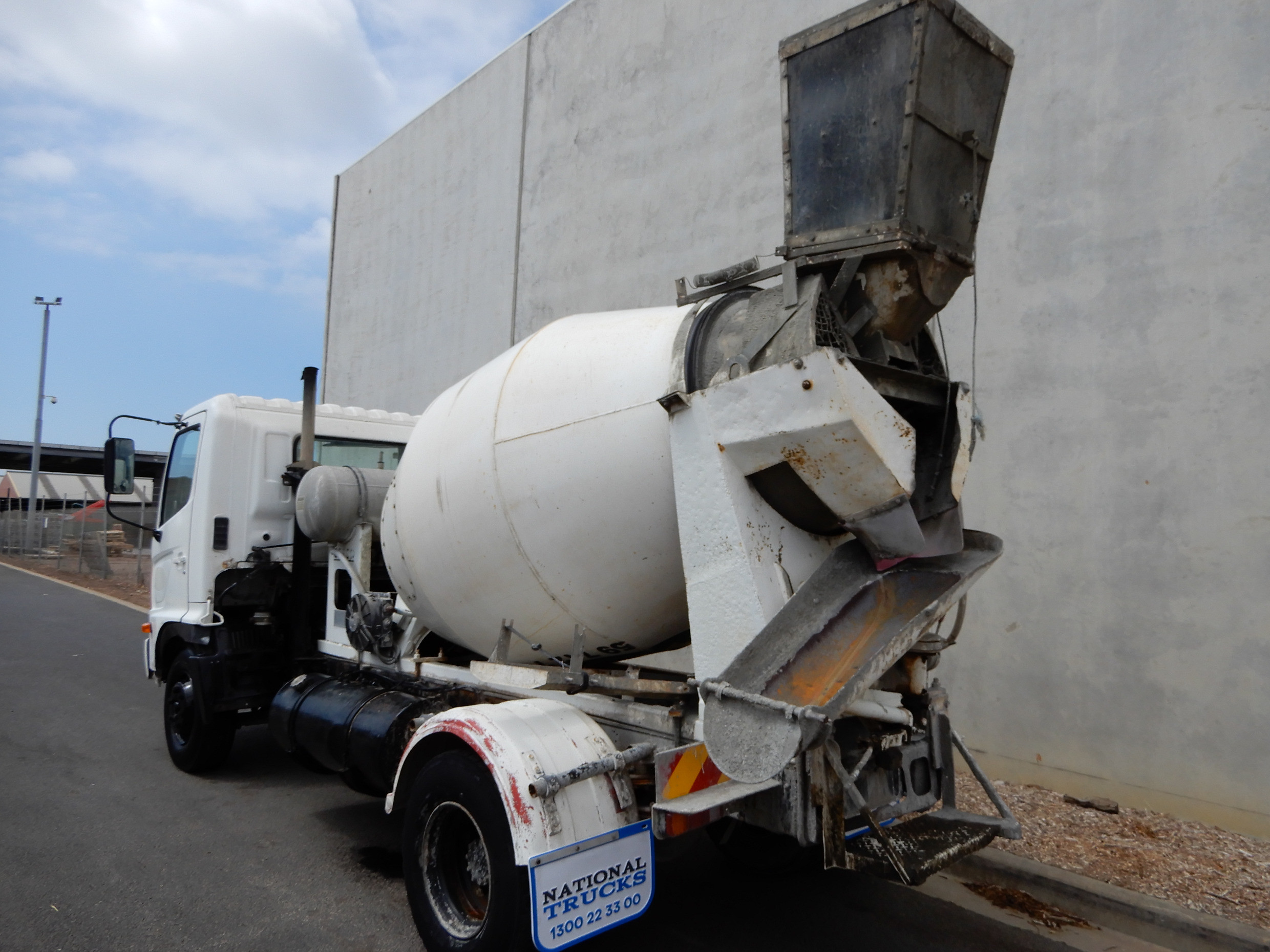 2006 HINO FC RANGER 5 TRUCK MANUAL CONCRETE AGITATOR