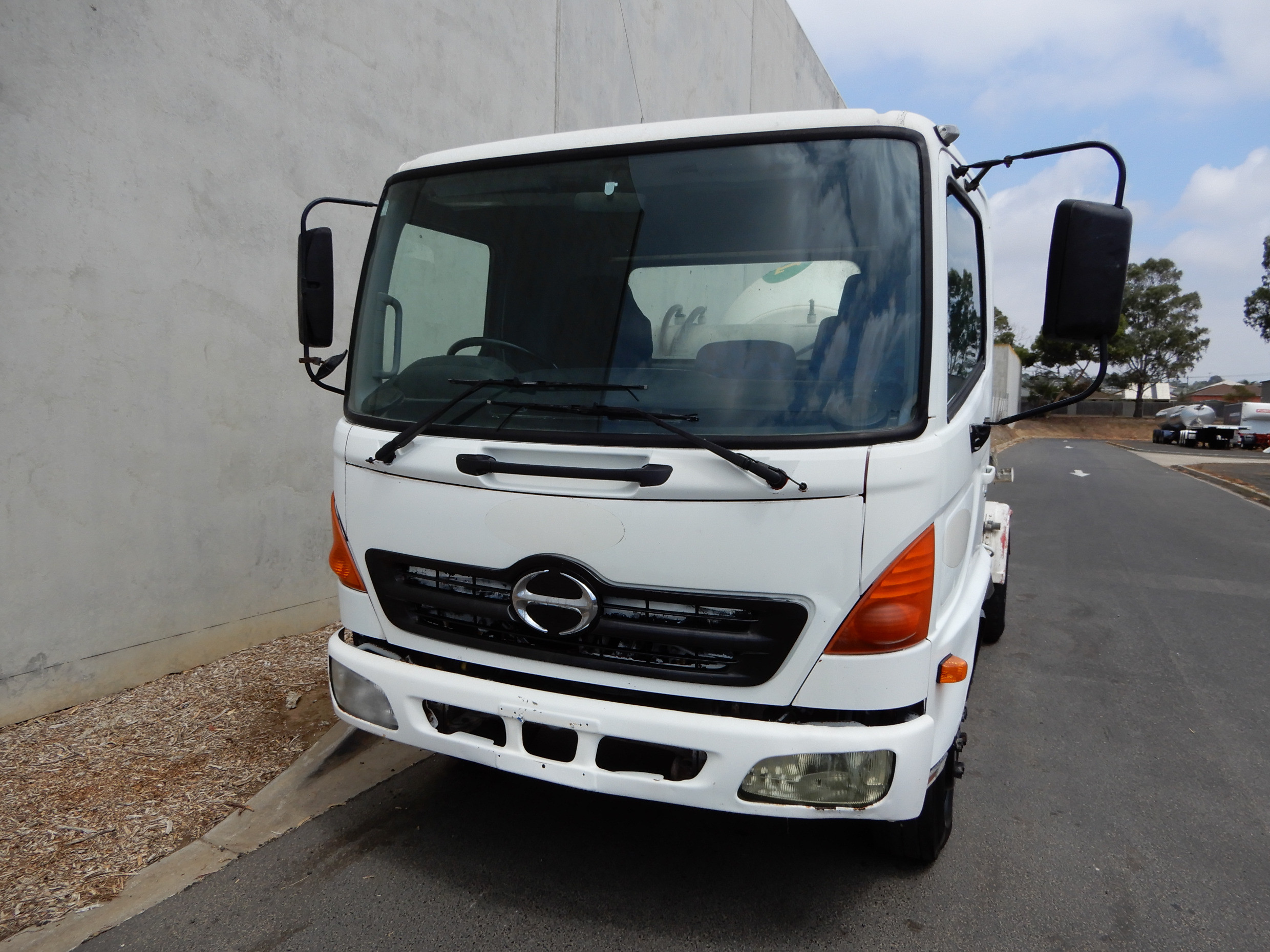 2006 HINO FC RANGER 5 TRUCK MANUAL CONCRETE AGITATOR