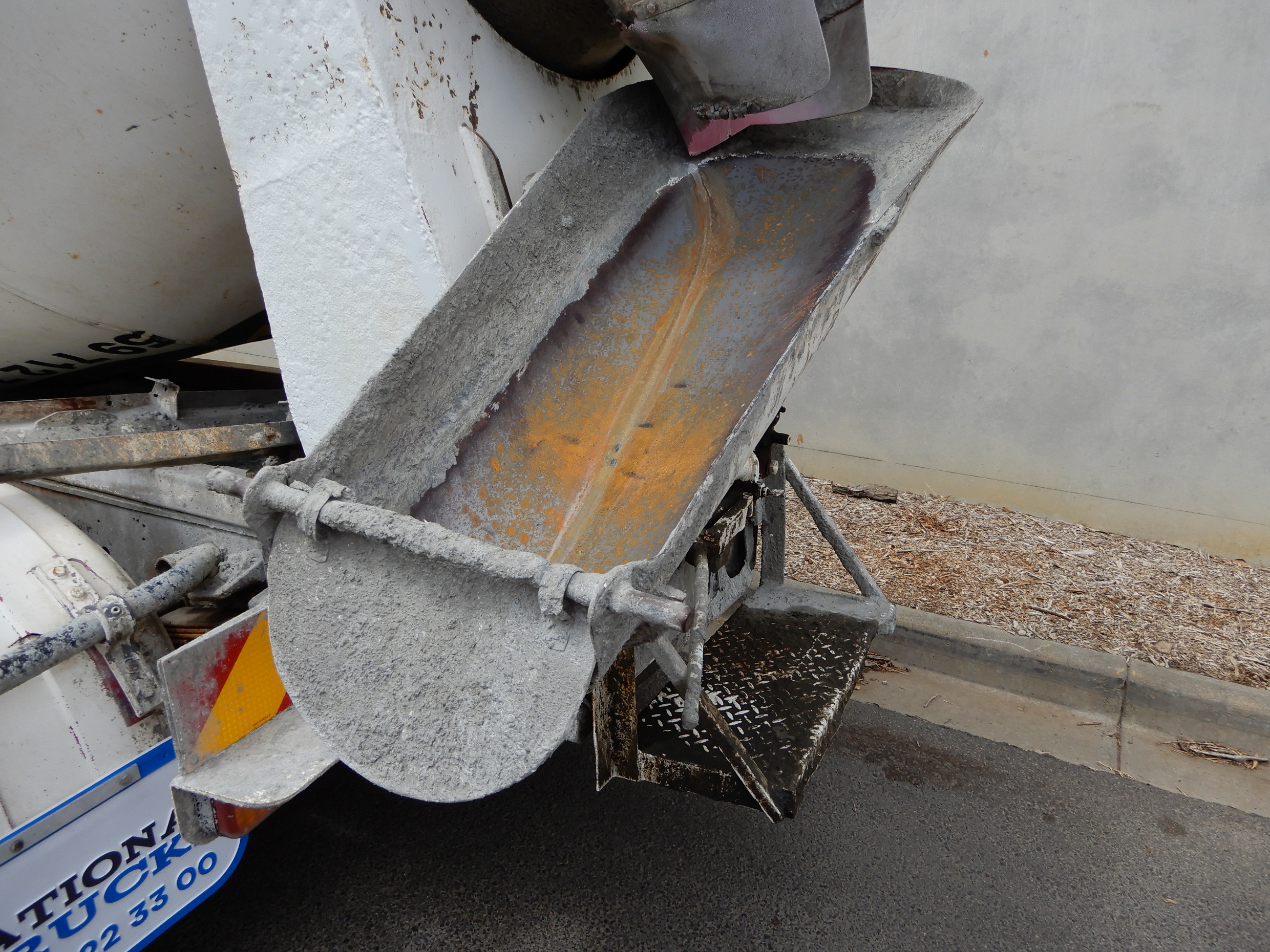 2006 HINO FC RANGER 5 TRUCK MANUAL CONCRETE AGITATOR
