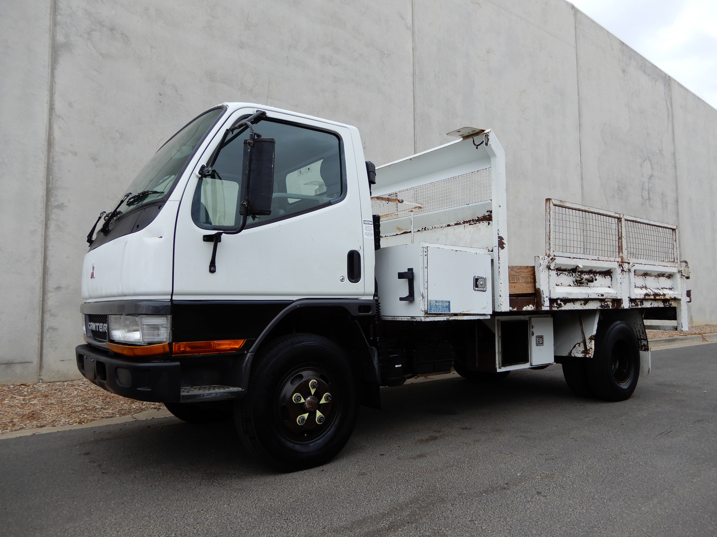 2002 MITSUBISHI CANTER TRUCK MANUAL TIPPER