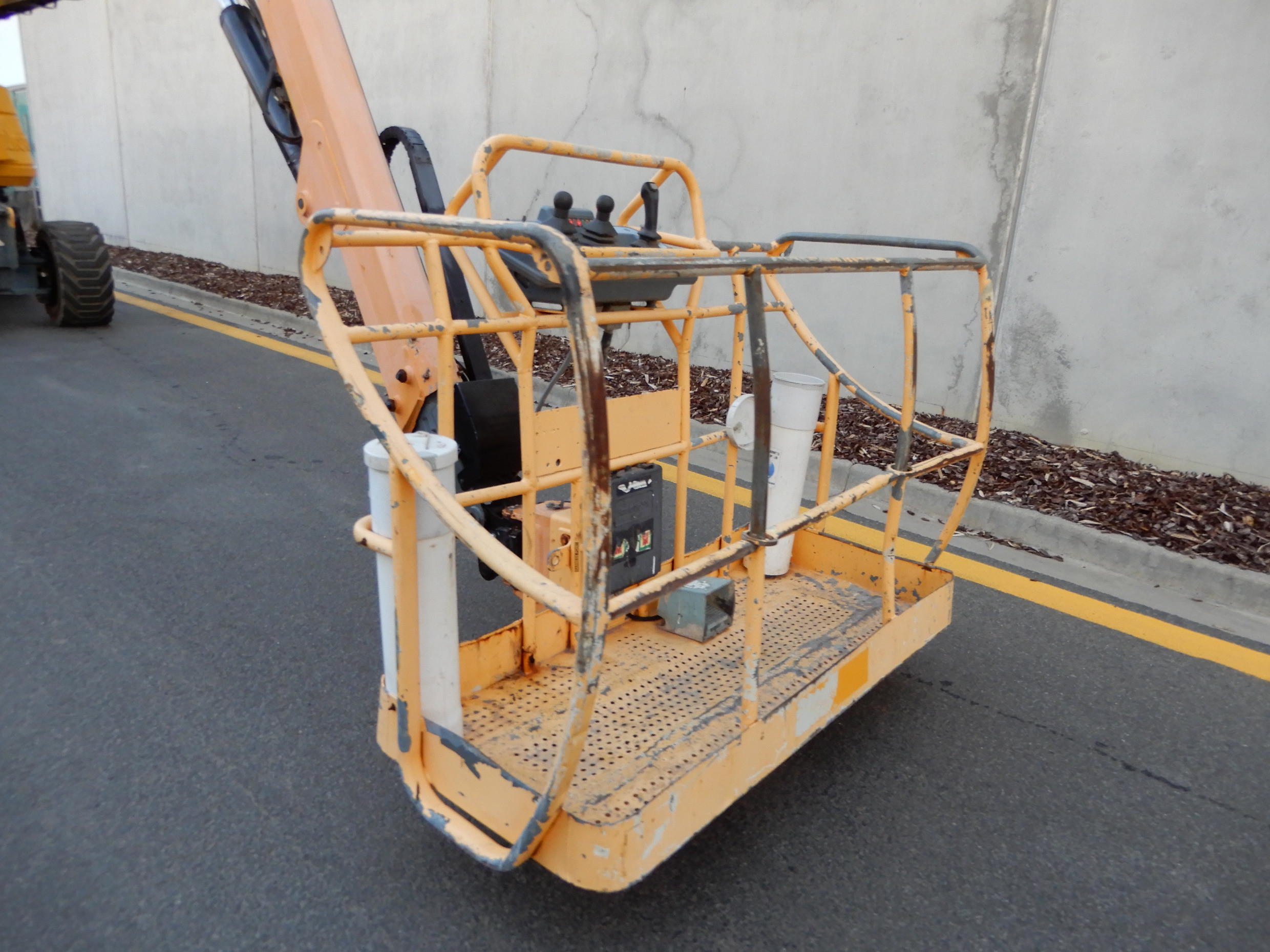 2009 HAULOTTE H28TJX BOOM LIFT