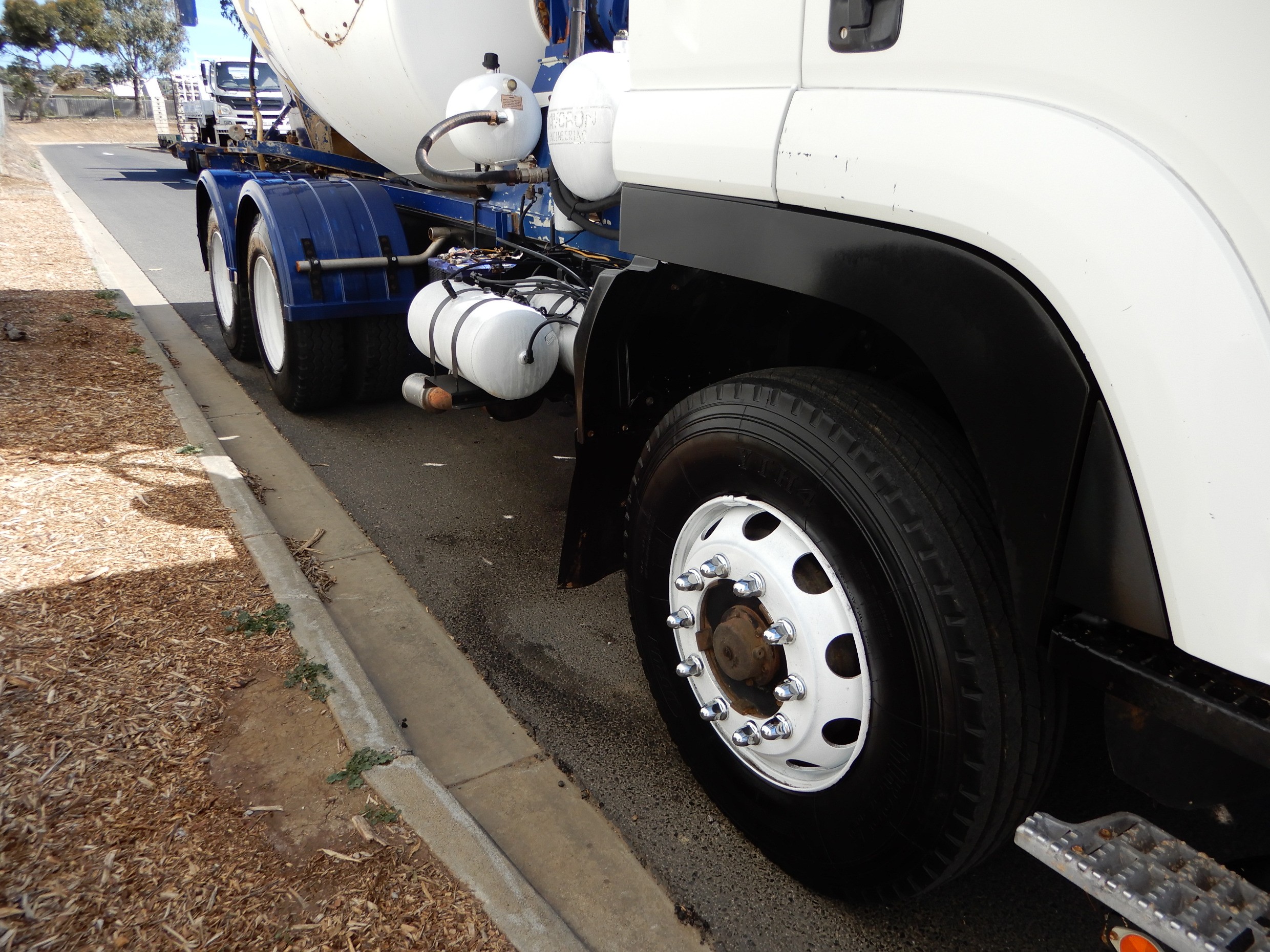 2008 ISUZU FVZ1400 AUTOMATIC CONCRETE AGITATOR