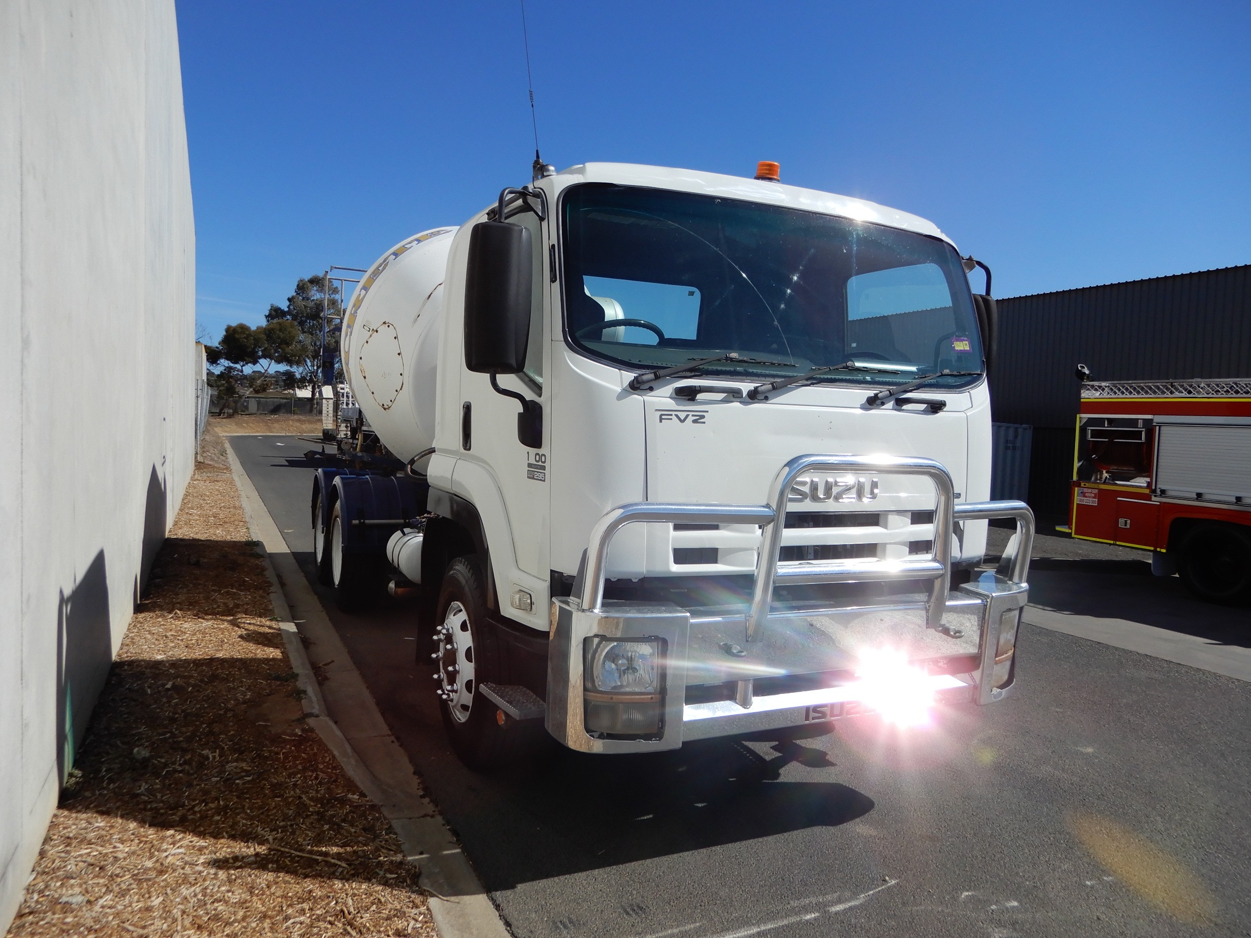 2008 ISUZU FVZ1400 AUTOMATIC CONCRETE AGITATOR
