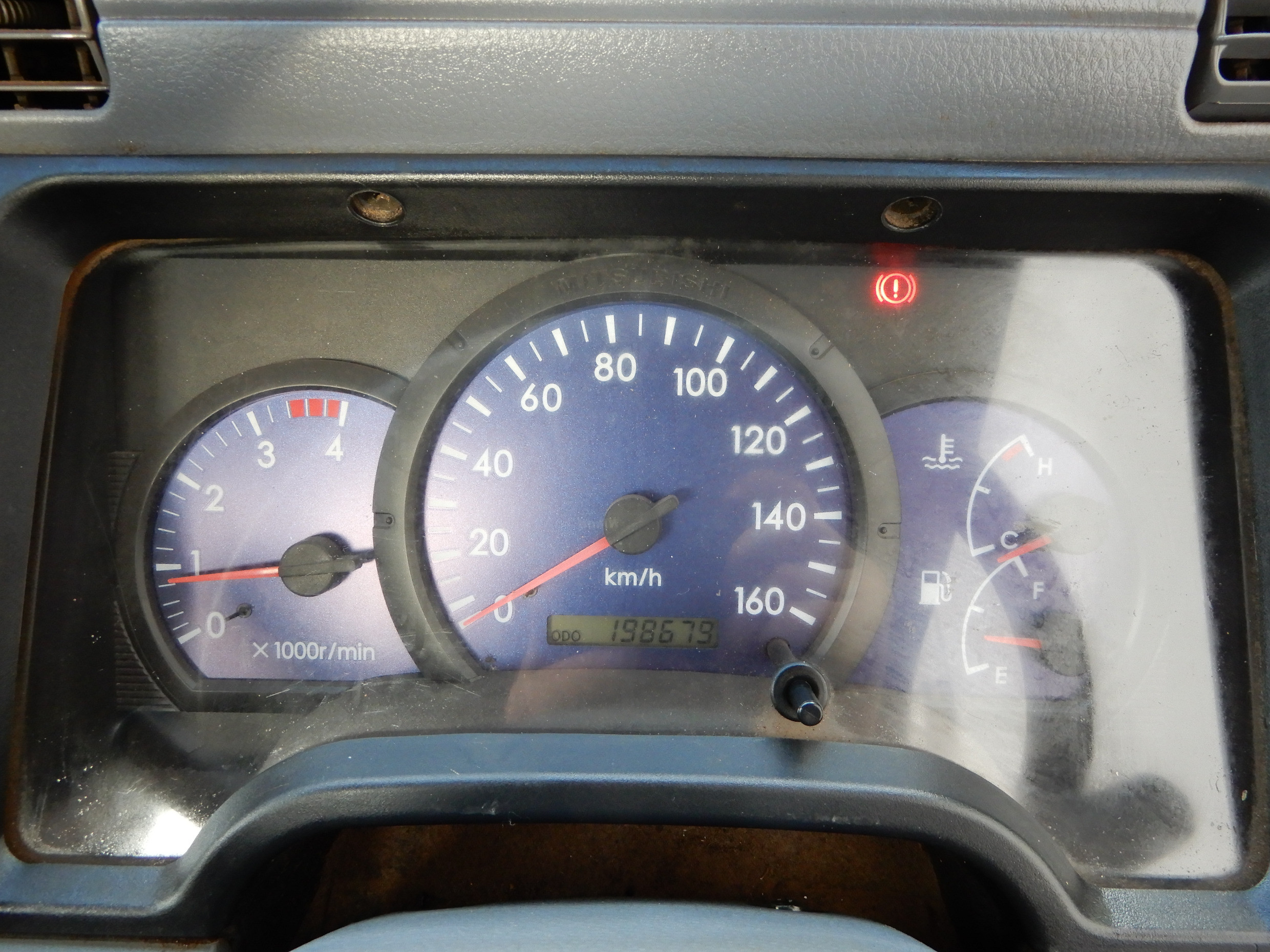 2006 FUSO CANTER TRUCK MANUAL TRAY
