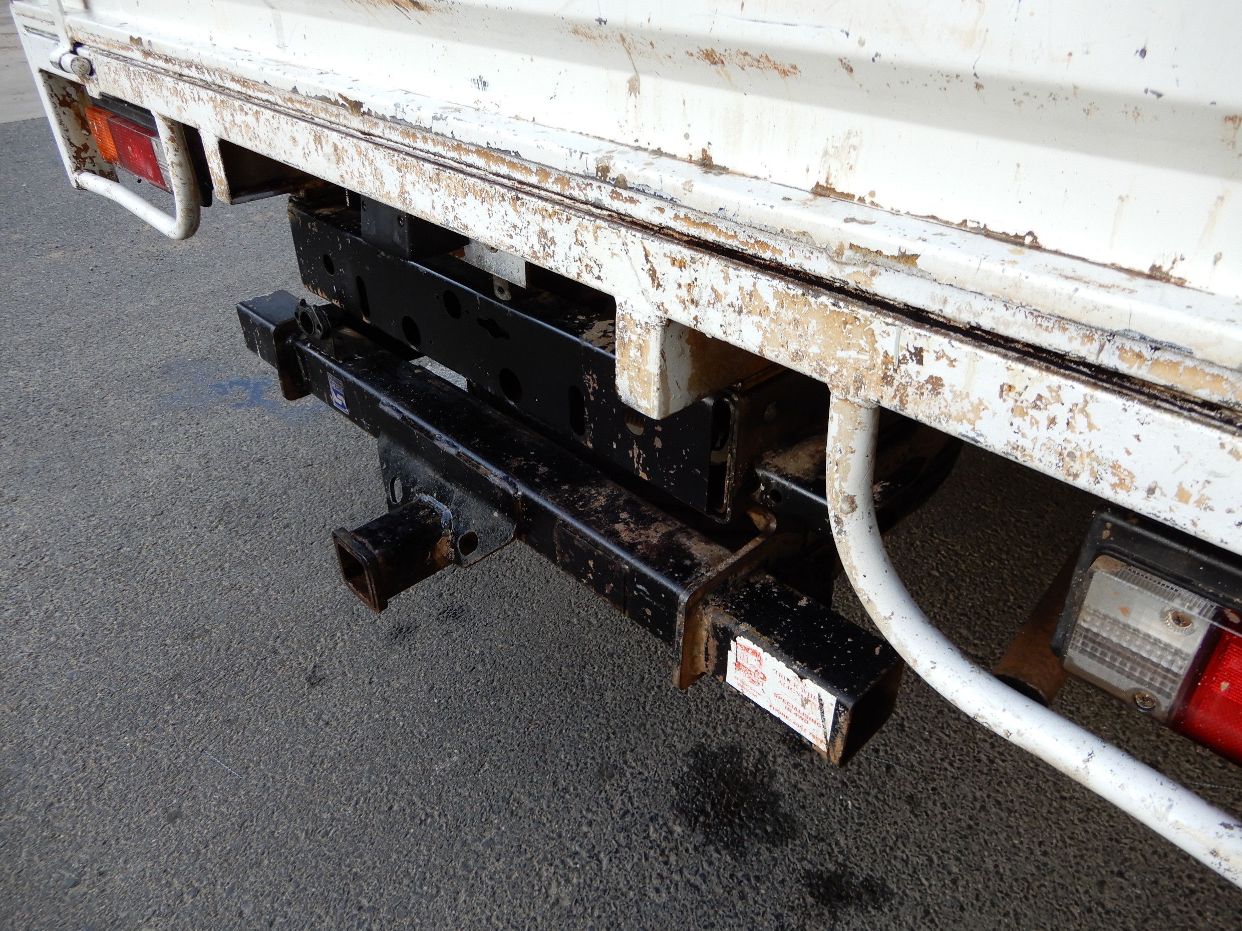 2006 FUSO CANTER TRUCK MANUAL TRAY