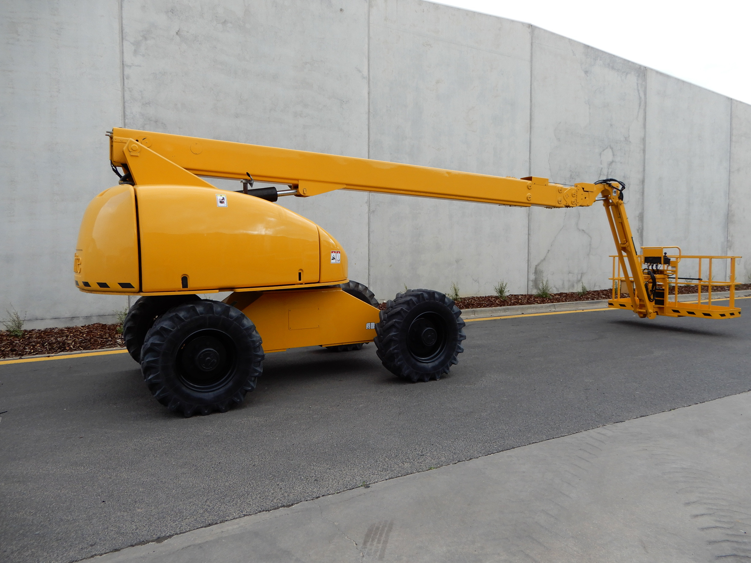 2001 HAULOTTE H23 TPX BOOM LIFT