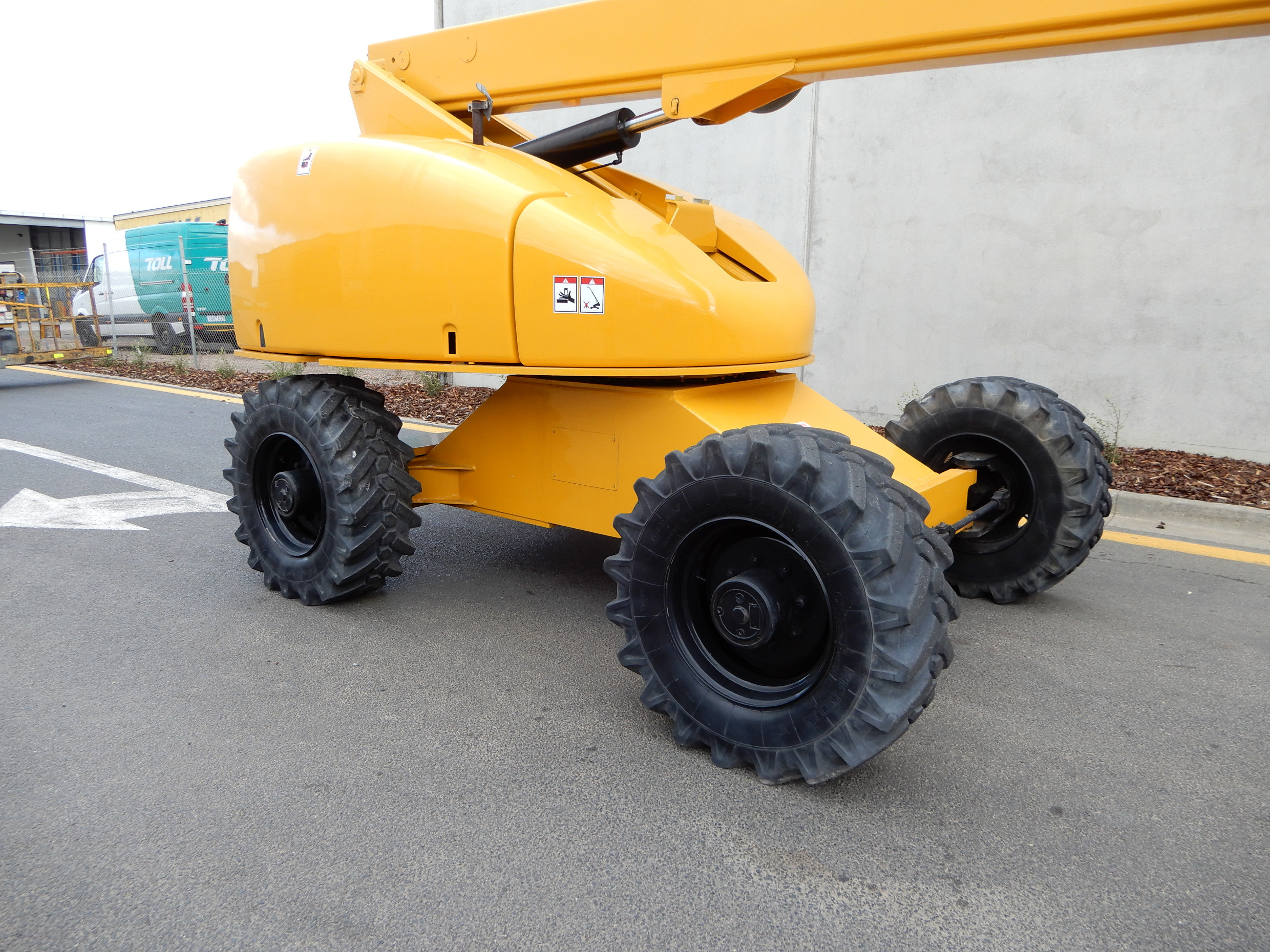 2001 HAULOTTE H23 TPX BOOM LIFT