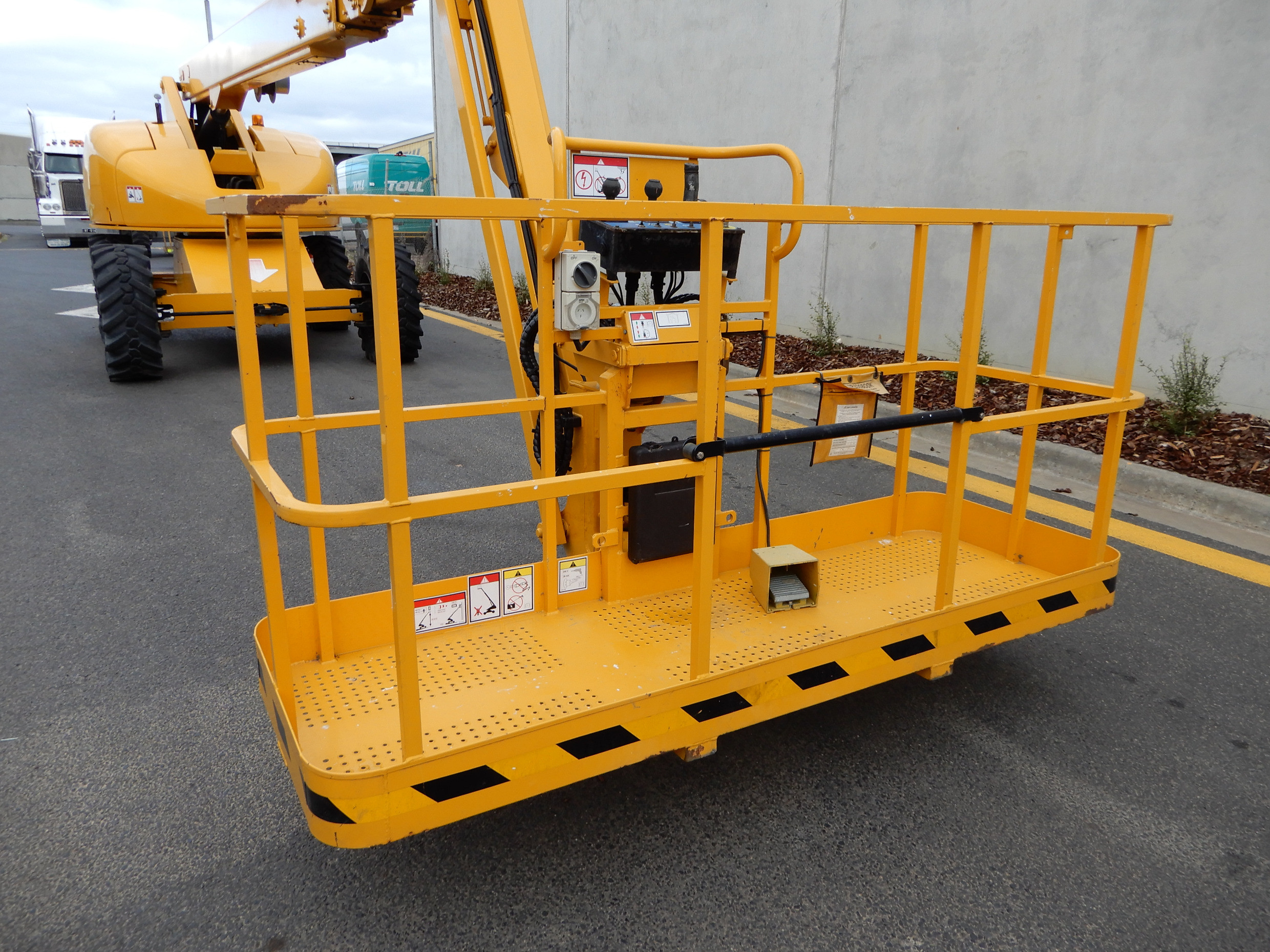 2001 HAULOTTE H23 TPX BOOM LIFT
