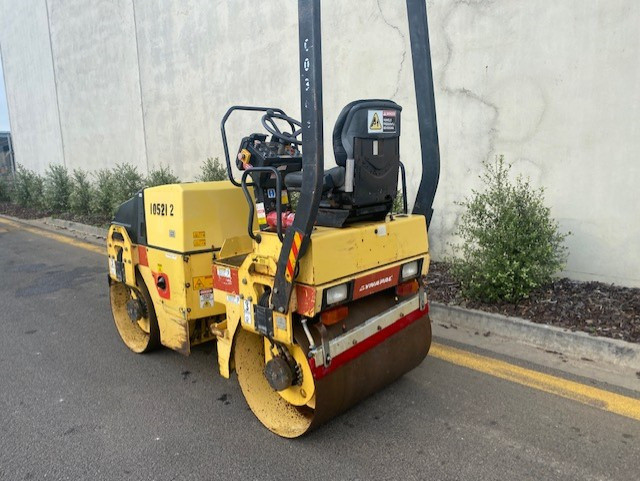 2006 DYNAPAC CC102 VIBRATING ROLLER