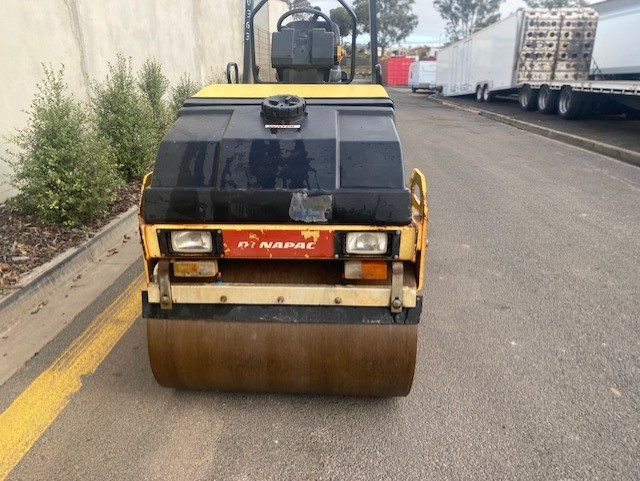 2006 DYNAPAC CC102 VIBRATING ROLLER