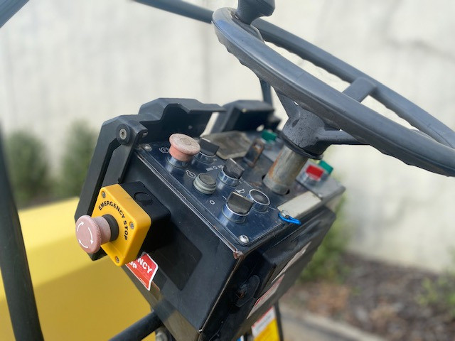 2006 DYNAPAC CC102 VIBRATING ROLLER