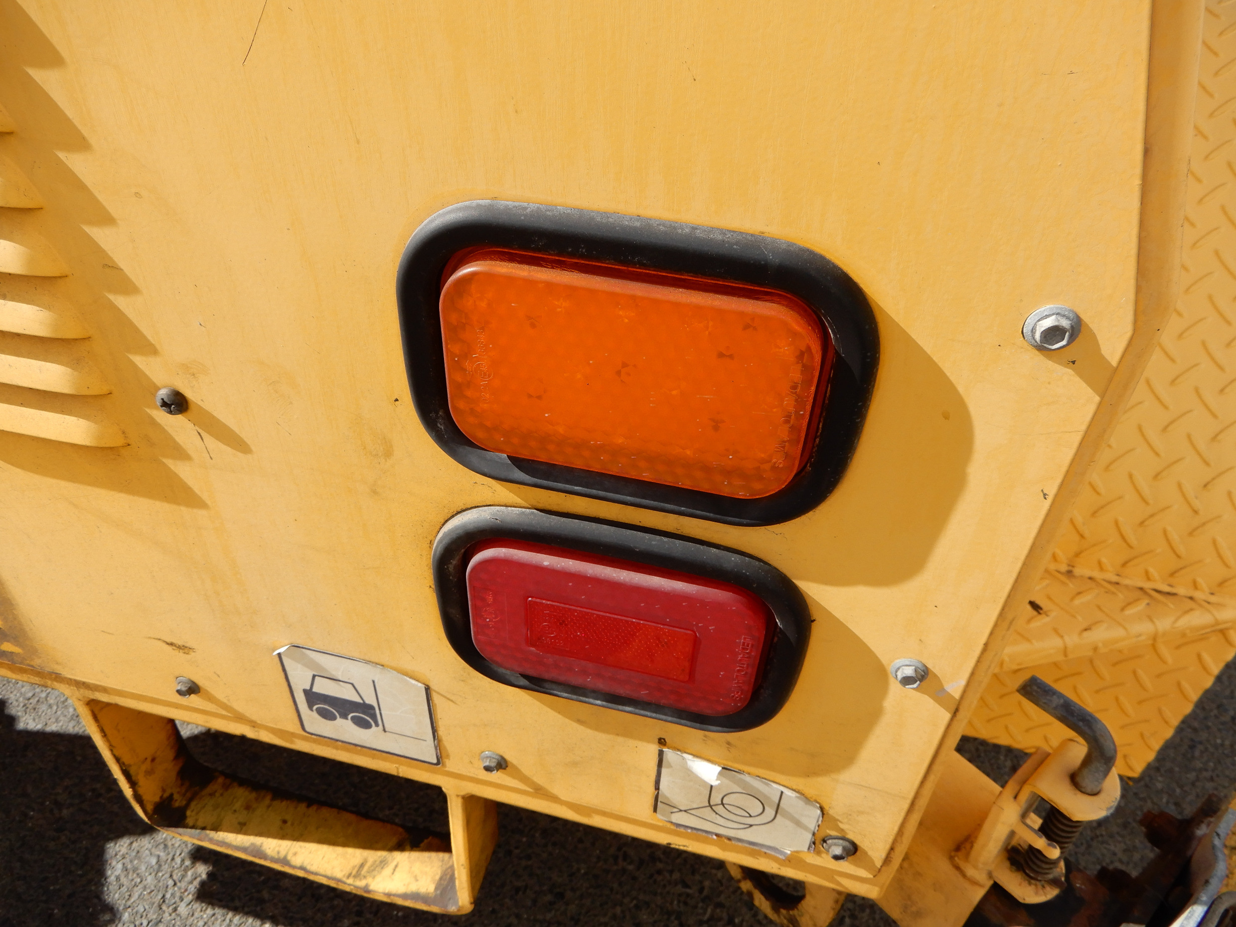 2010 BLISS FOX LIGHT TOWER TAG TRAILER