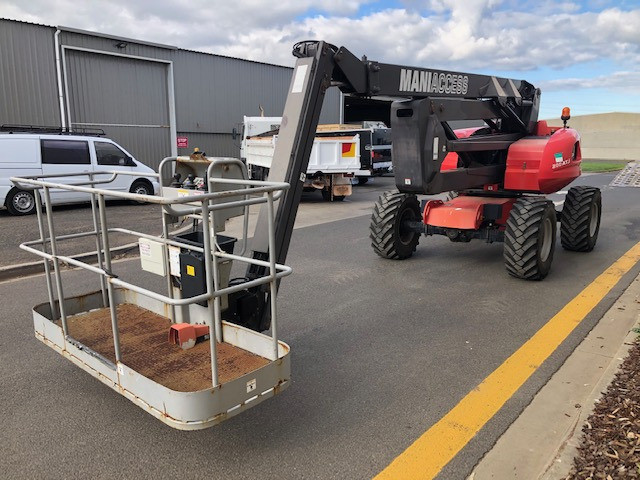 2013 MANITOU 200ATJ BOOM LIFT