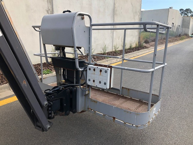 2013 MANITOU 200ATJ BOOM LIFT