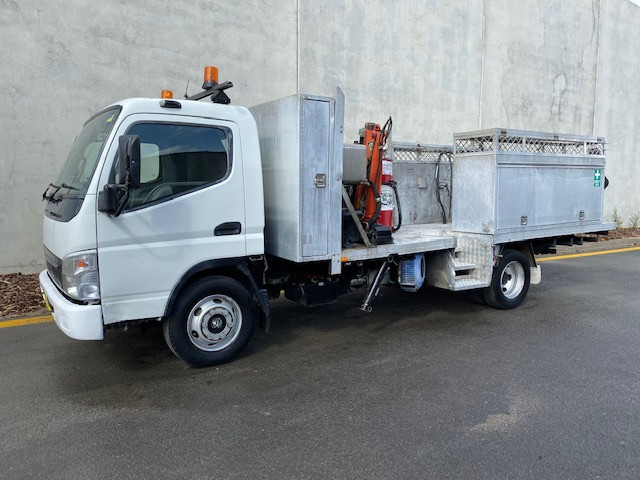 2006 FUSO CANTER TRUCK SERVICE BODY