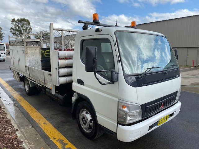 2006 FUSO CANTER TRUCK SERVICE BODY
