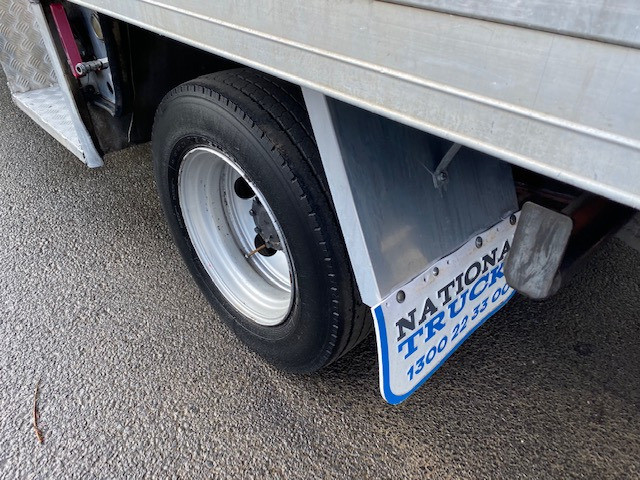 2006 FUSO CANTER TRUCK SERVICE BODY