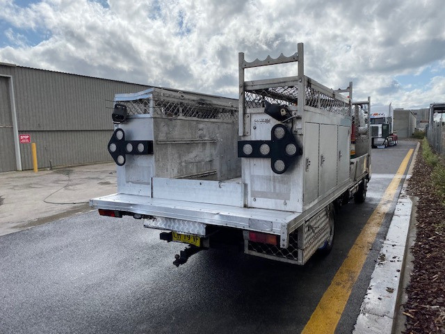 2006 FUSO CANTER TRUCK SERVICE BODY