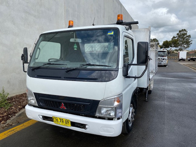 2006 FUSO CANTER TRUCK SERVICE BODY