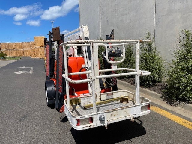 2010 SNORKEL MHP1335 TRAILER MOUNTED BOOM LIFT