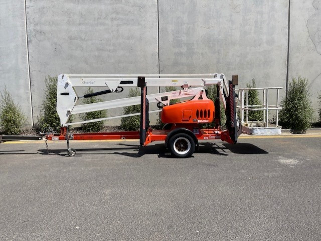 2010 SNORKEL MHP1335 TRAILER MOUNTED BOOM LIFT
