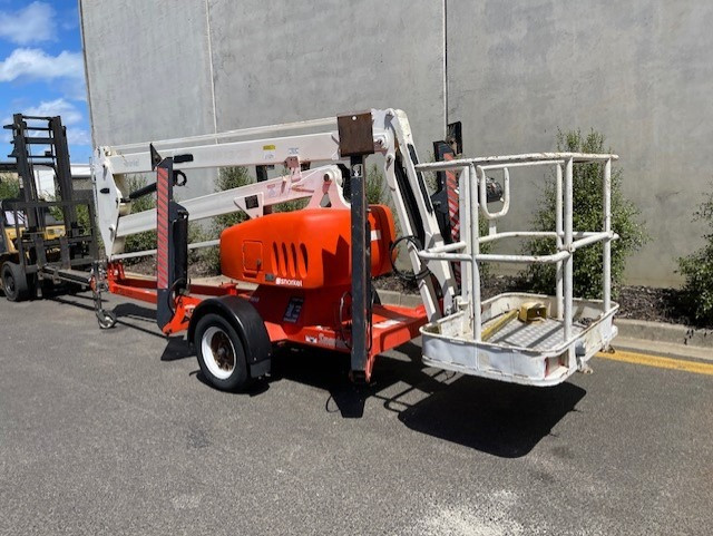 2010 SNORKEL MHP1335 TRAILER MOUNTED BOOM LIFT