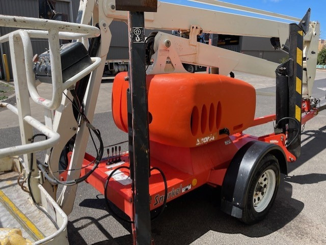 2010 SNORKEL MHP1335 TRAILER MOUNTED BOOM LIFT