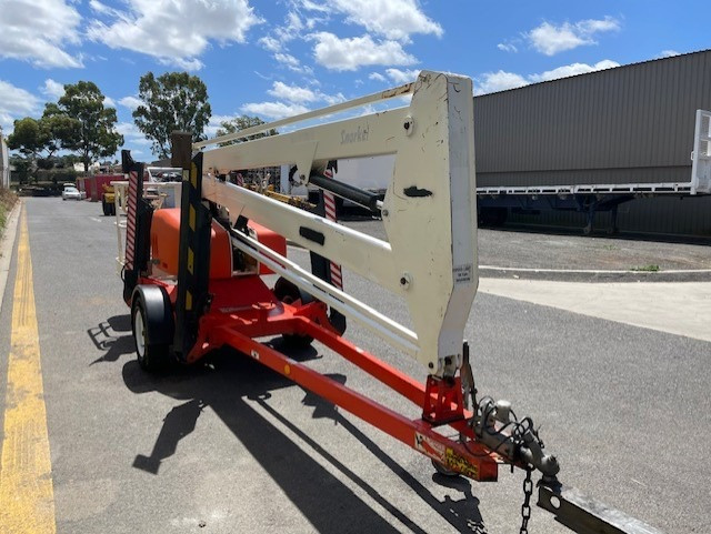2010 SNORKEL MHP1335 TRAILER MOUNTED BOOM LIFT