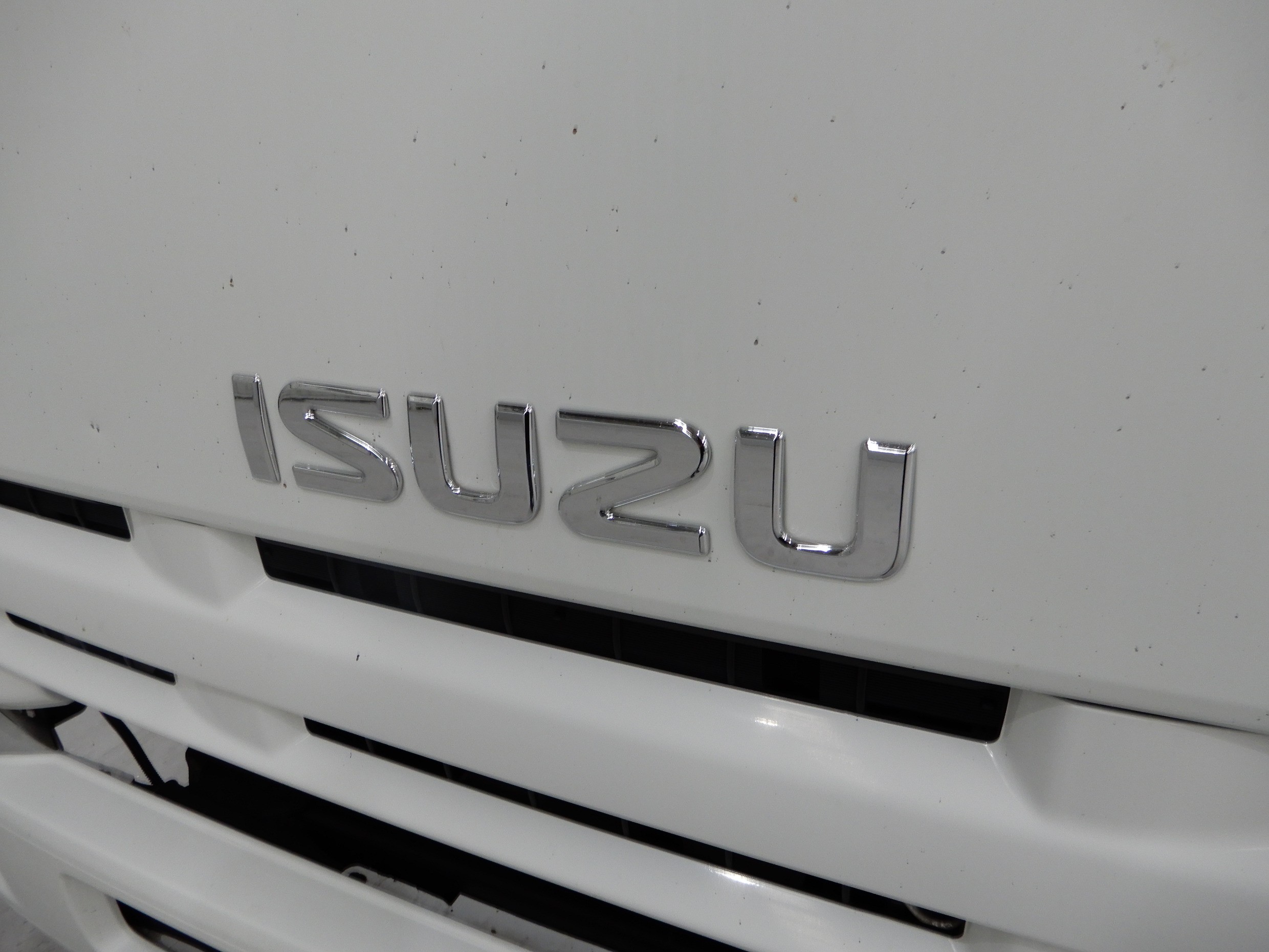 2012 ISUZU NPR200 TRUCK PANTECH