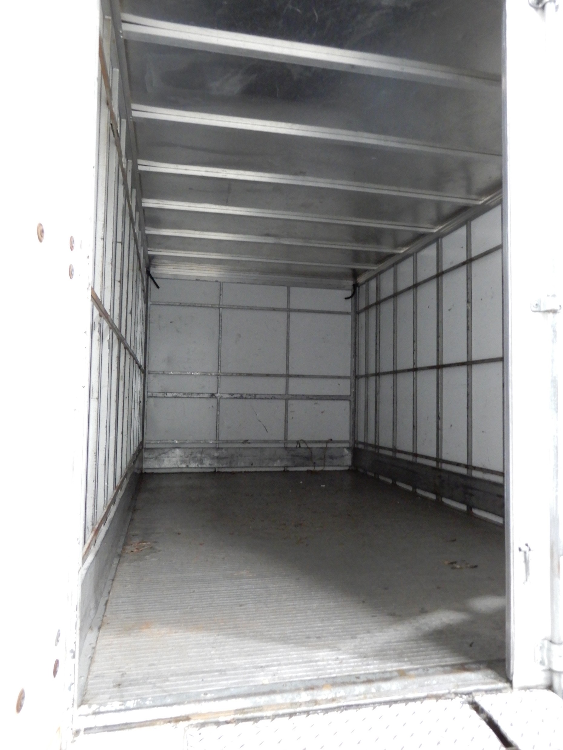 2012 ISUZU NPR200 TRUCK PANTECH