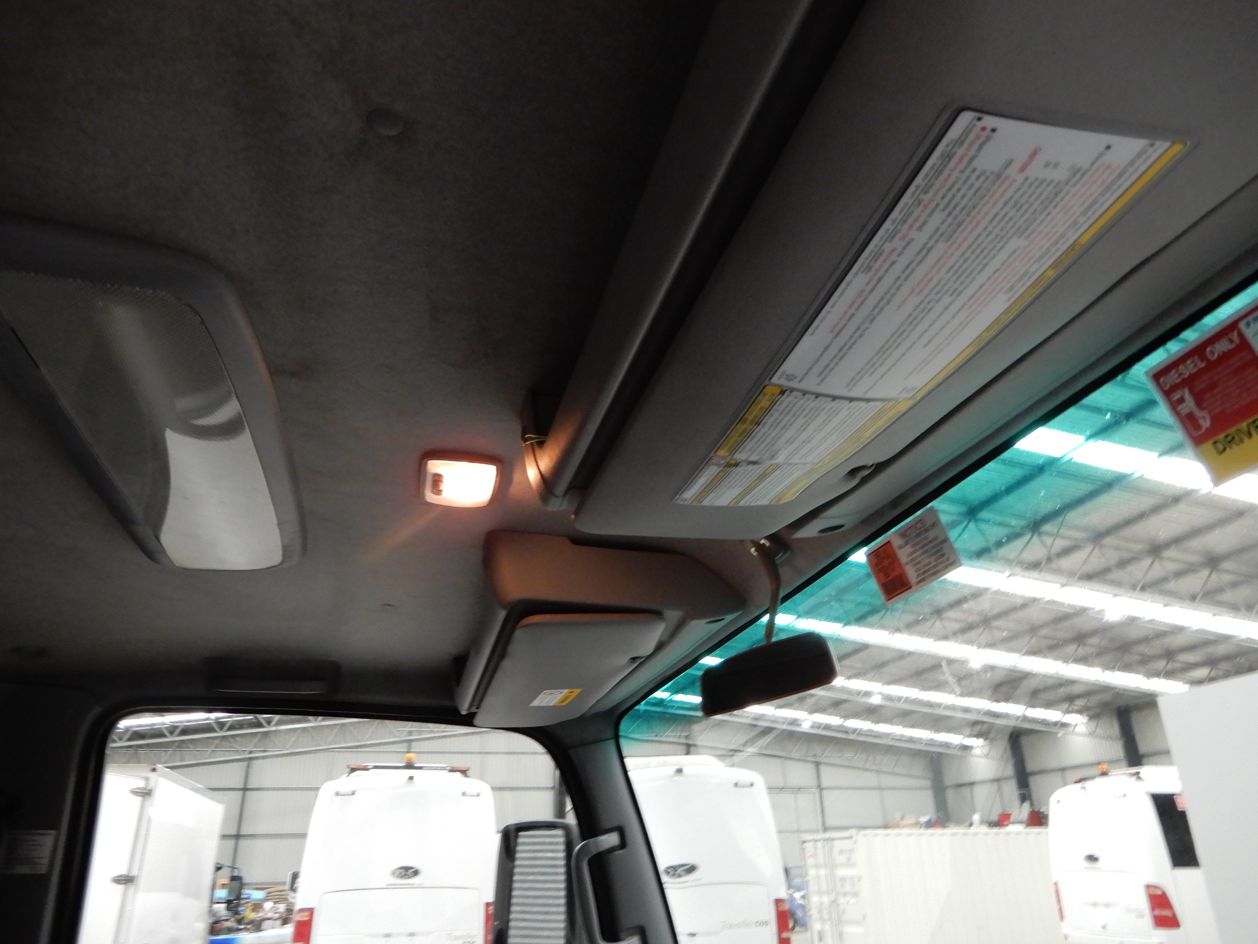 2012 ISUZU NPR200 TRUCK PANTECH
