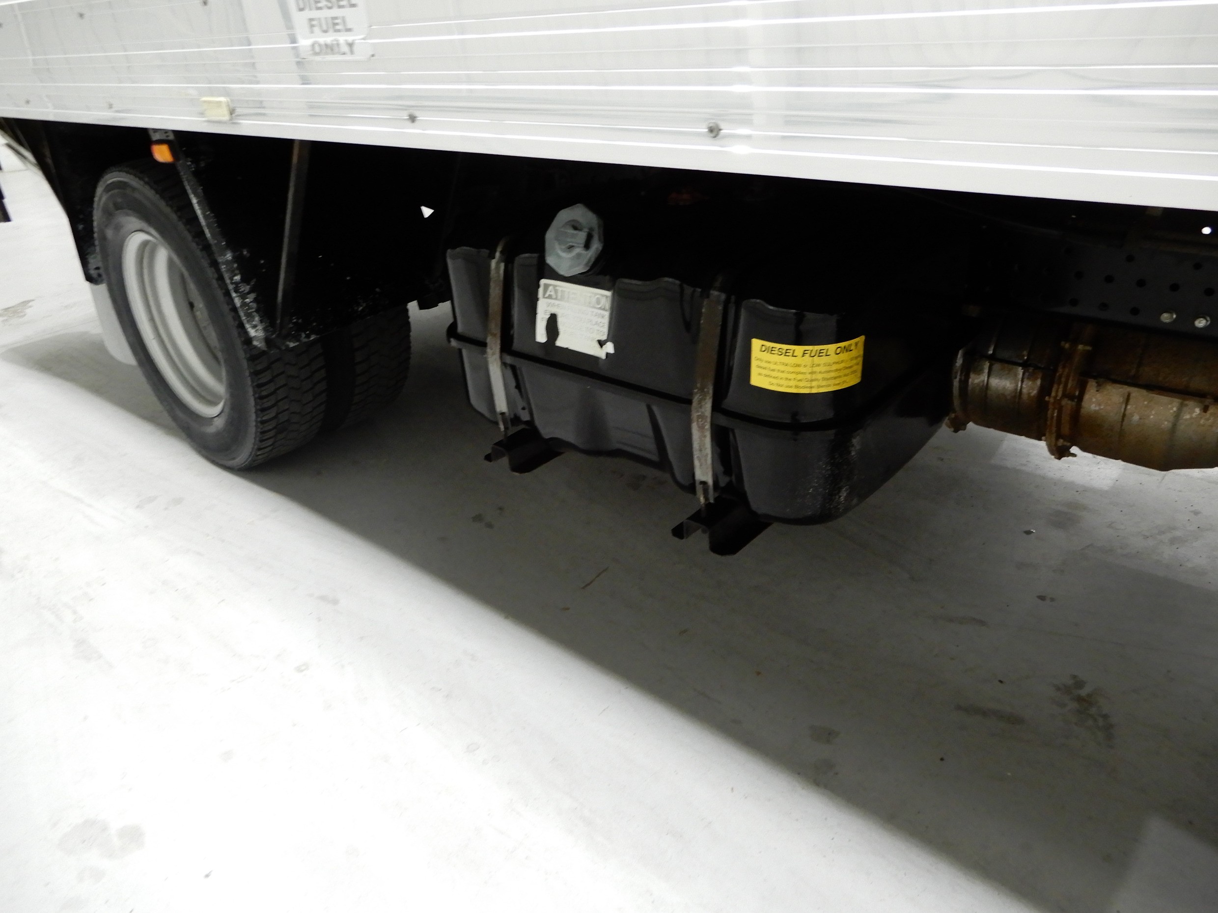 2012 ISUZU NPR200 TRUCK PANTECH