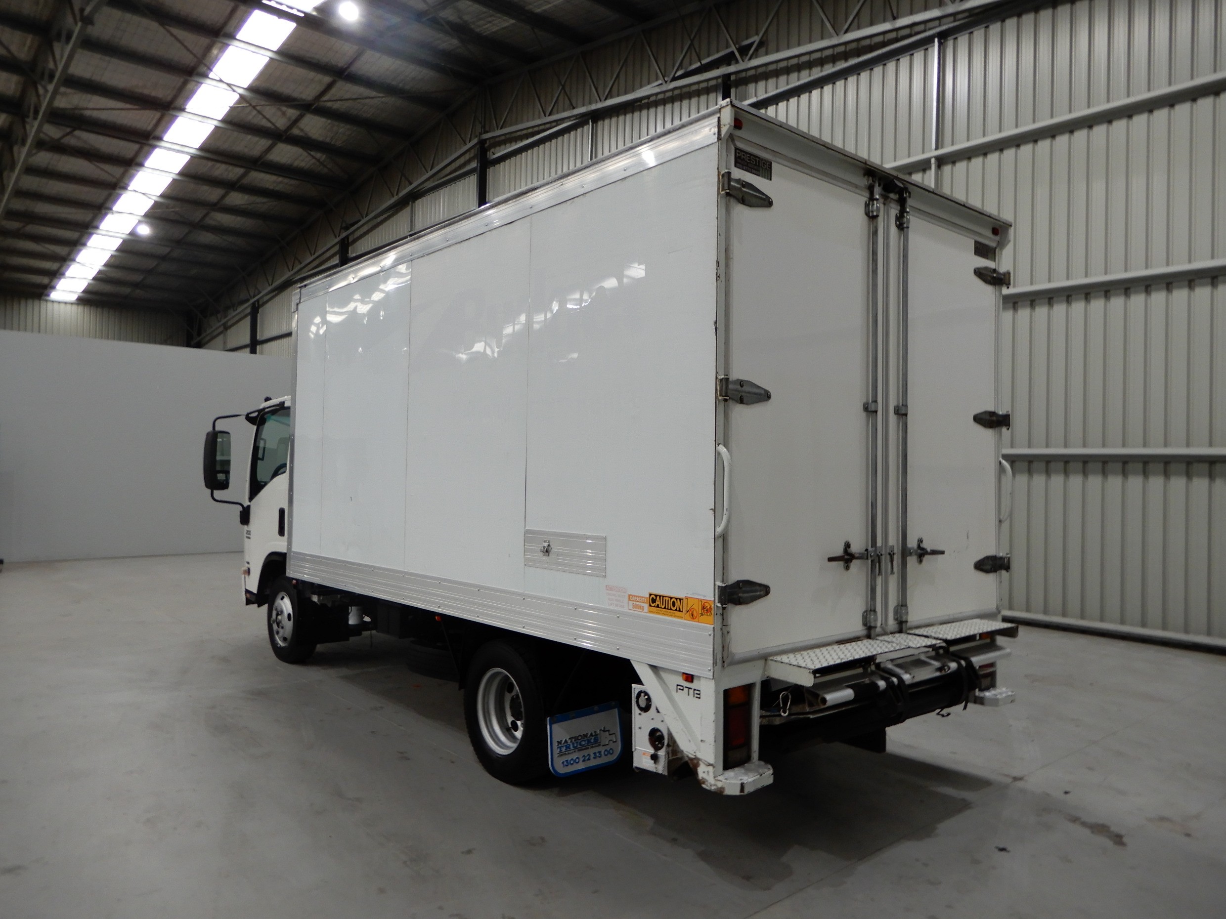 2012 ISUZU NPR200 TRUCK PANTECH