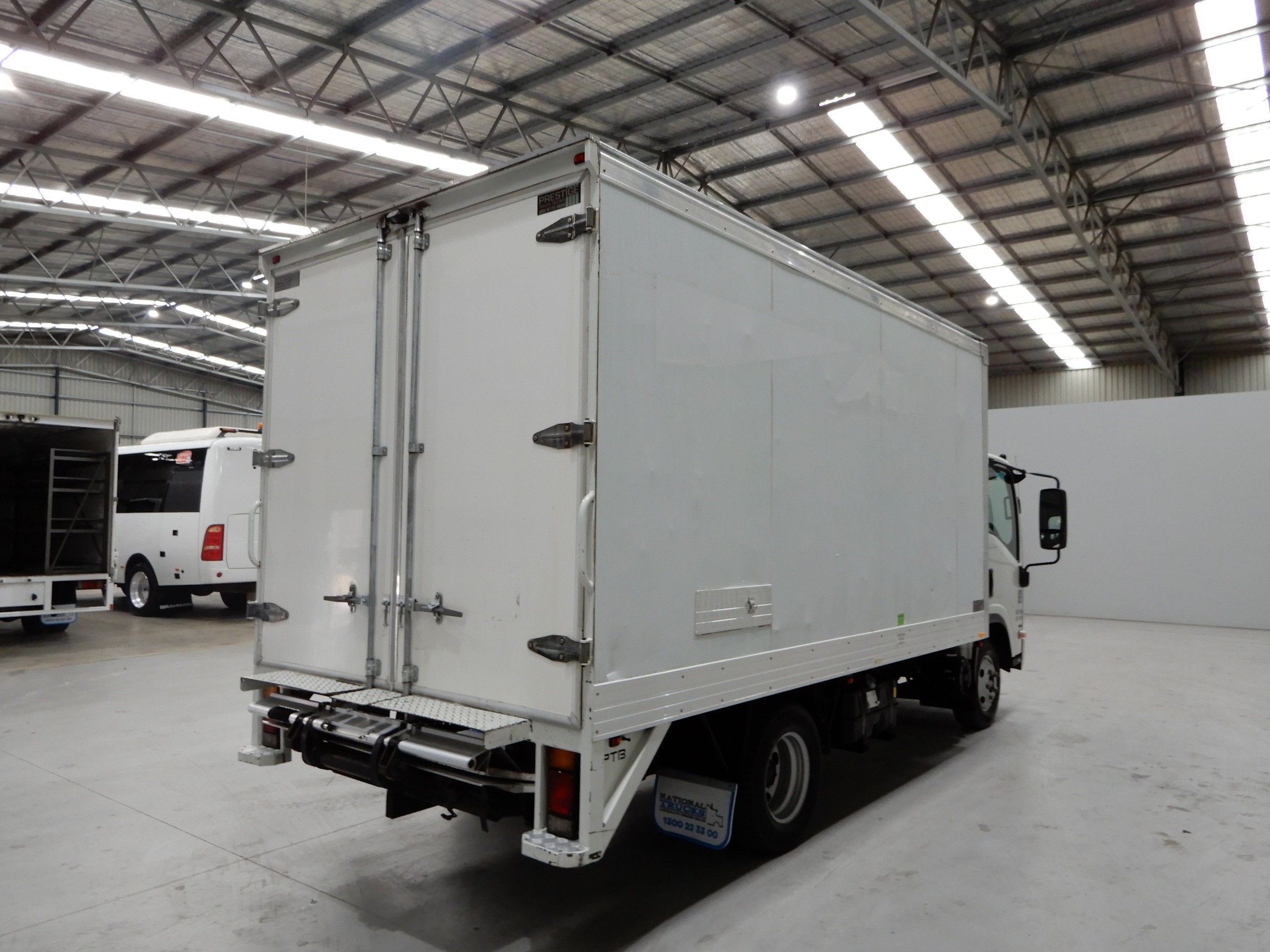 2012 ISUZU NPR200 TRUCK PANTECH