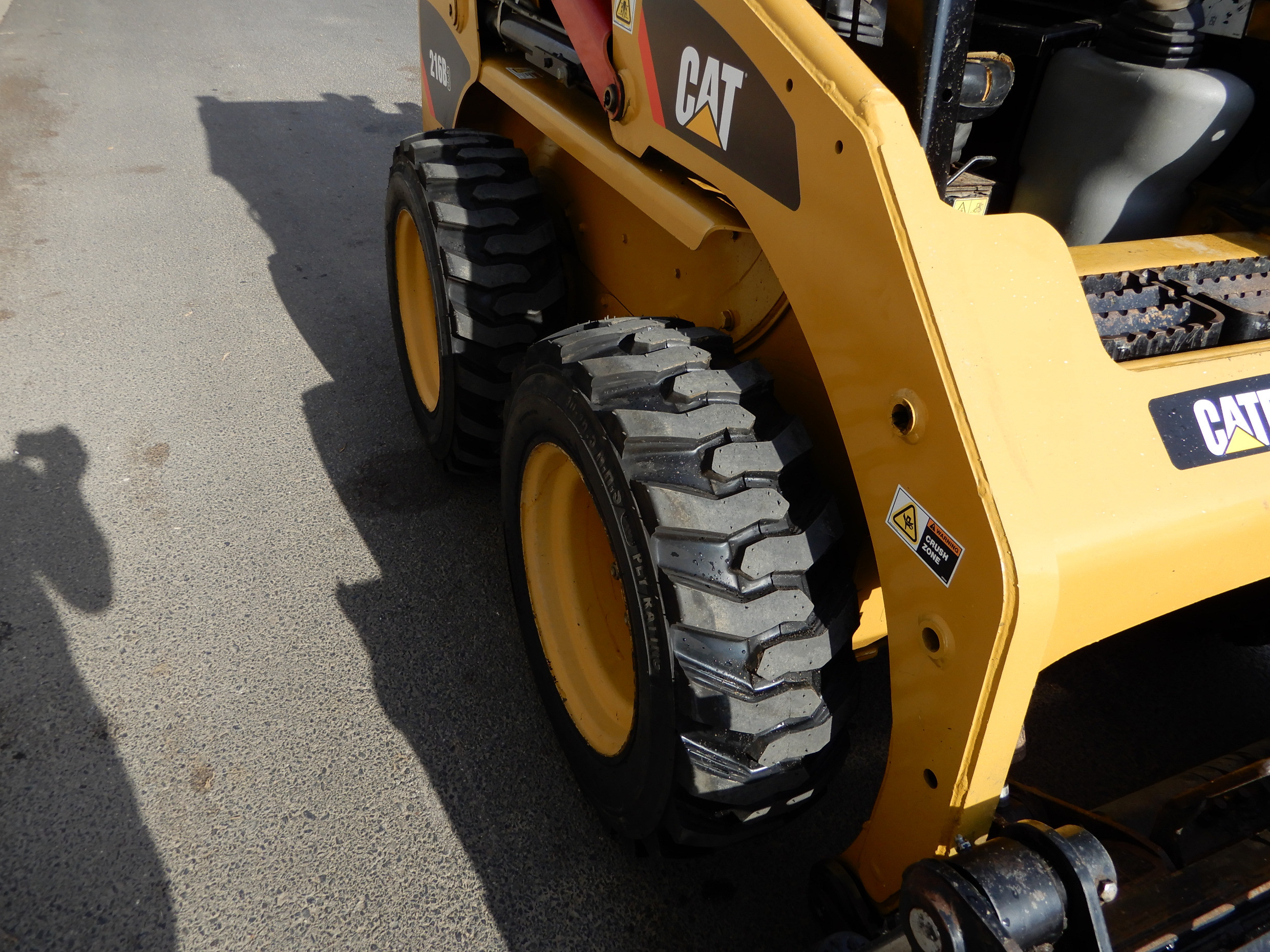 2011 CATERPILLAR 216B LOADER SKID STEER