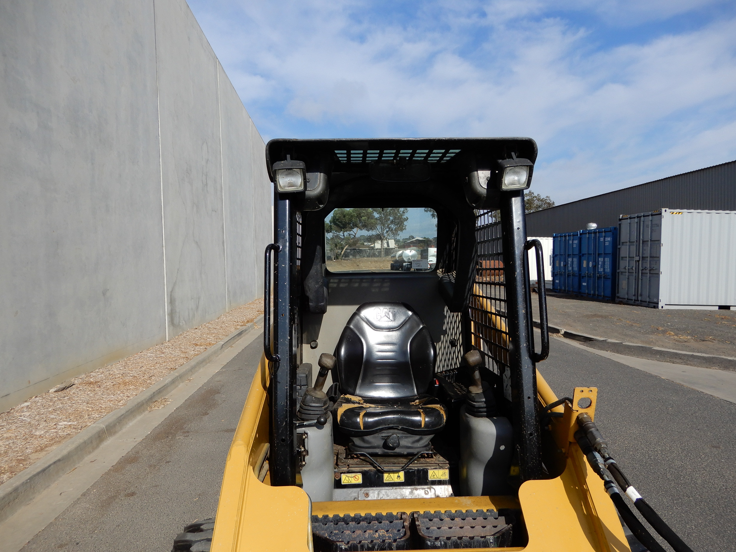 2011 CATERPILLAR 216B LOADER SKID STEER