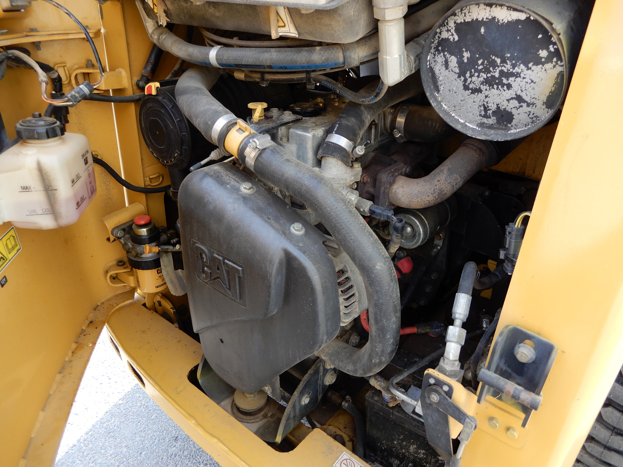 2011 CATERPILLAR 216B LOADER SKID STEER