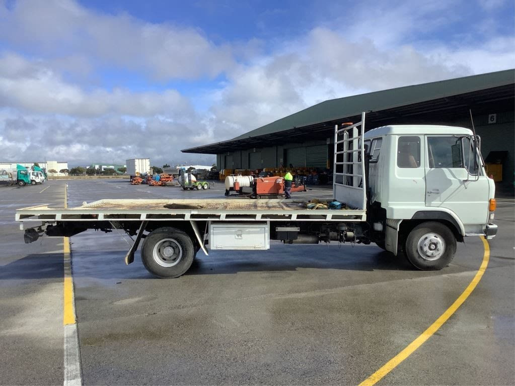 1989 HINO FD 16/17/HAWK TRAY